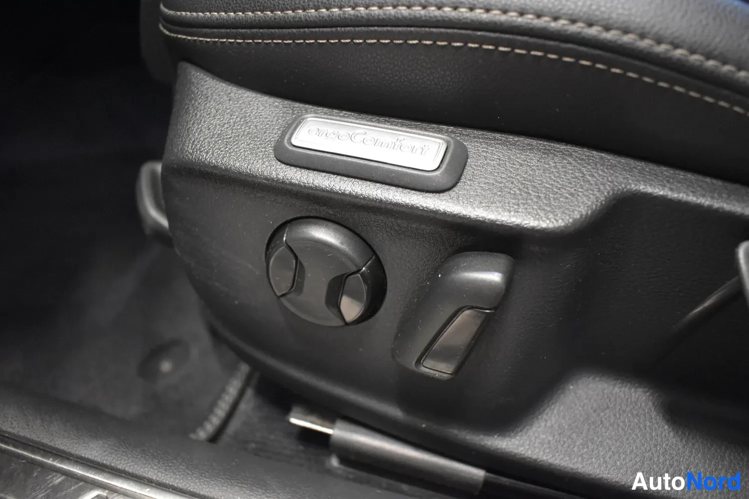 Valkoinen Volkswagen Passat Variant 2017, ulkokuva 13 – Raisio