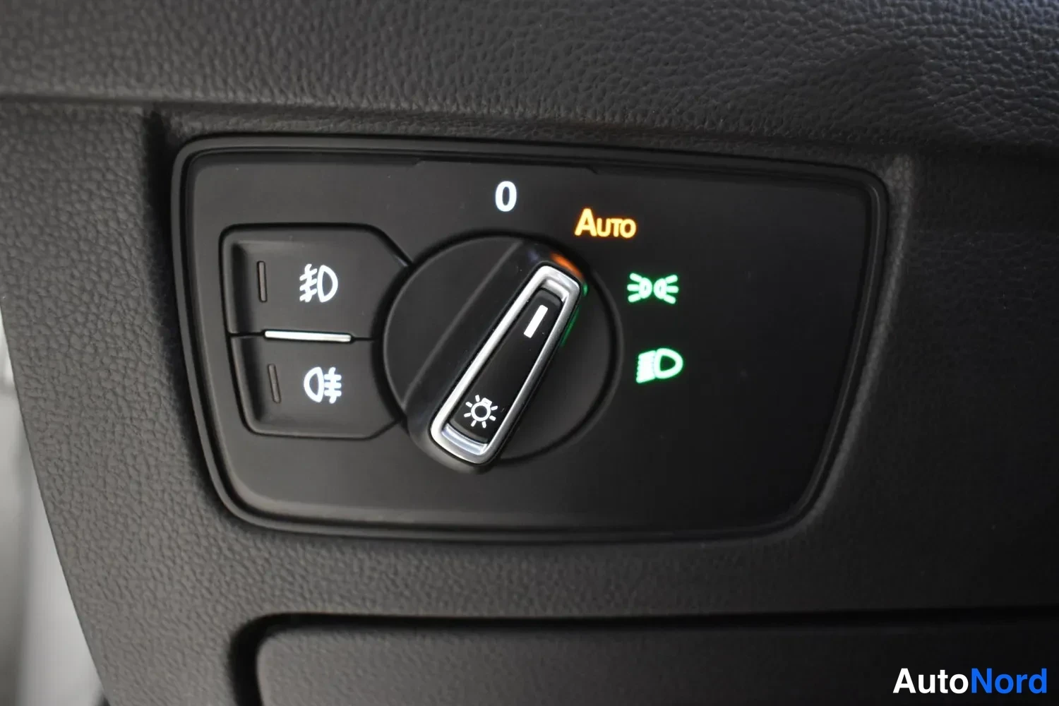 Valkoinen Volkswagen Passat Variant 2017, ulkokuva 14 – Raisio