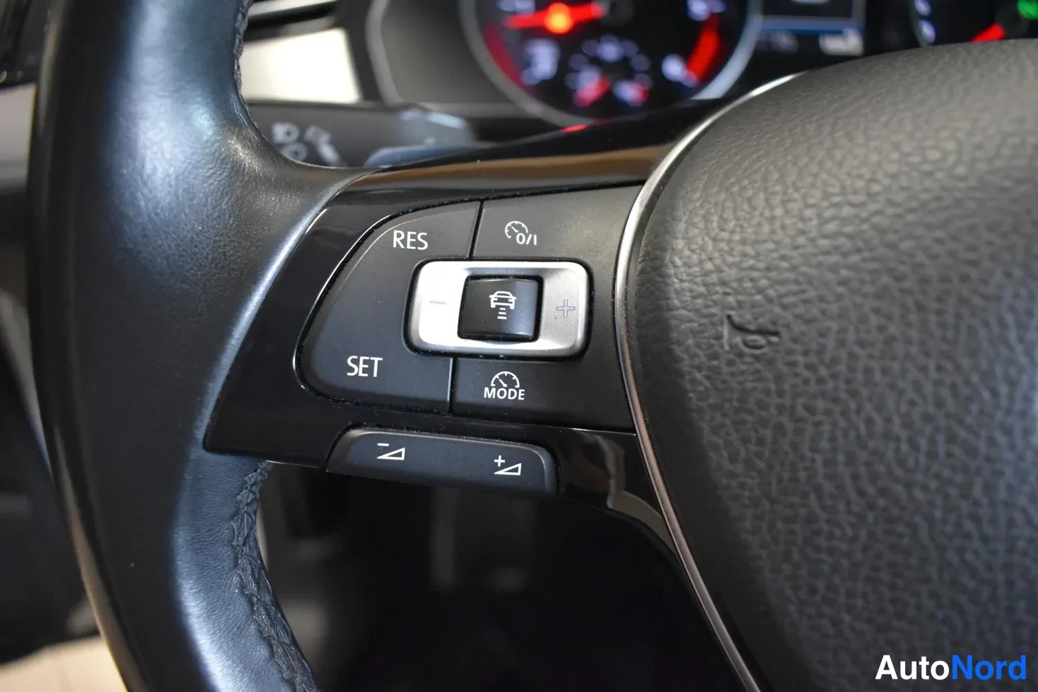 Valkoinen Volkswagen Passat Variant 2017, ulkokuva 15 – Raisio
