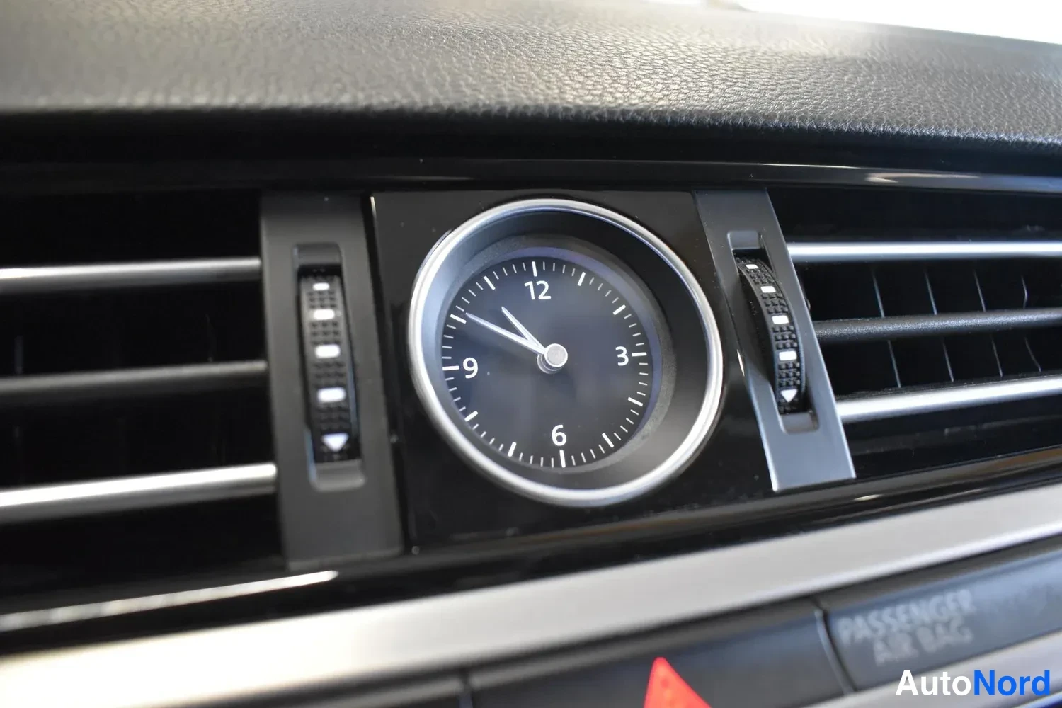 Valkoinen Volkswagen Passat Variant 2017, ulkokuva 23 – Raisio