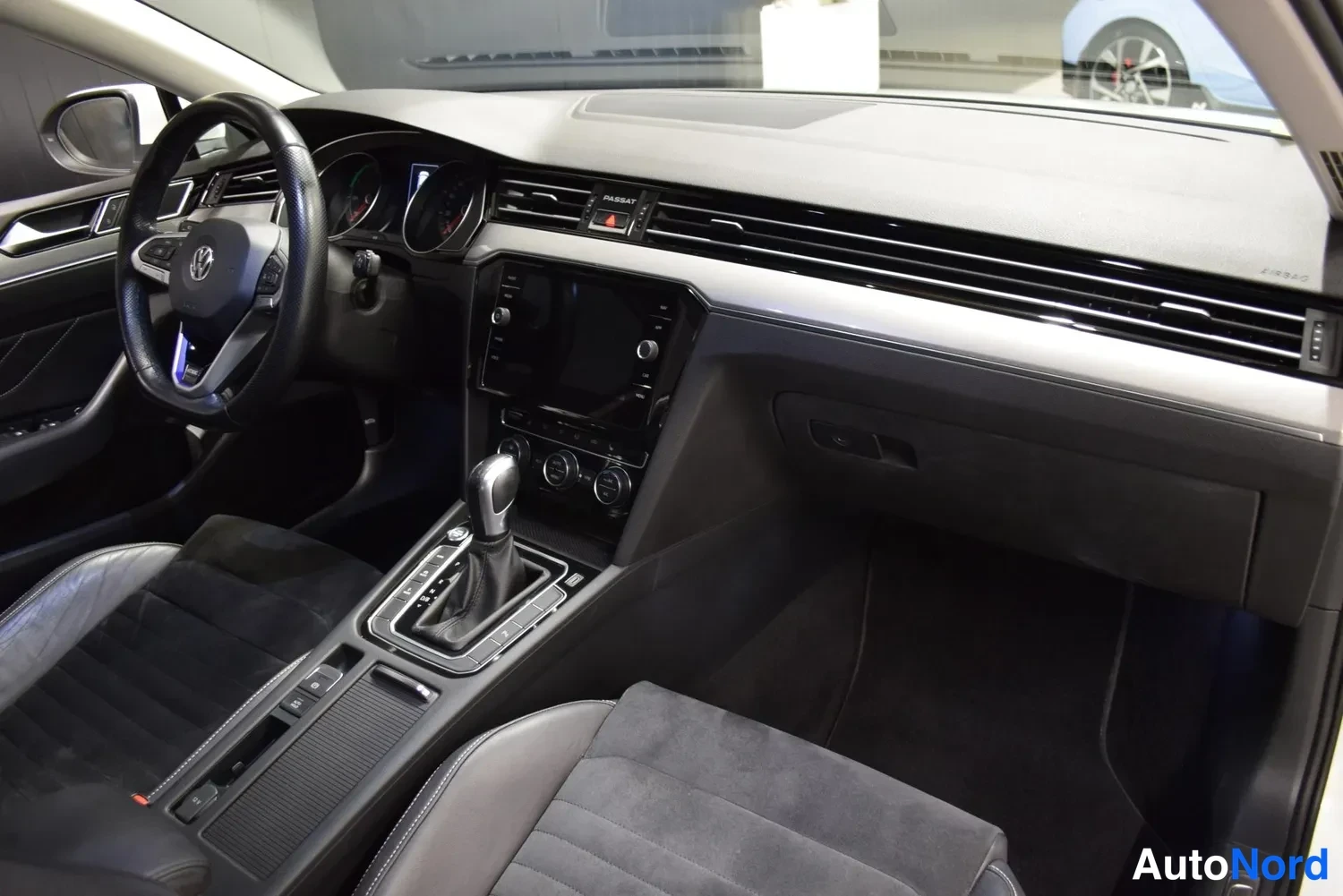 Valkoinen Volkswagen Passat 2020, ulkokuva 11 – Raisio