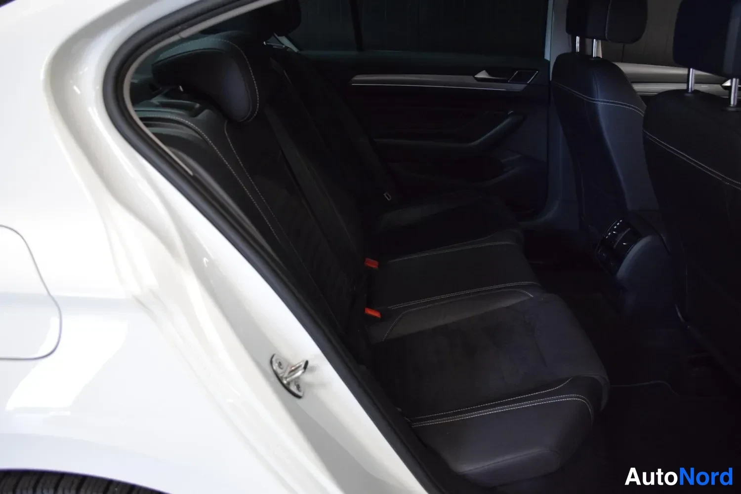 Valkoinen Volkswagen Passat 2020, ulkokuva 13 – Raisio