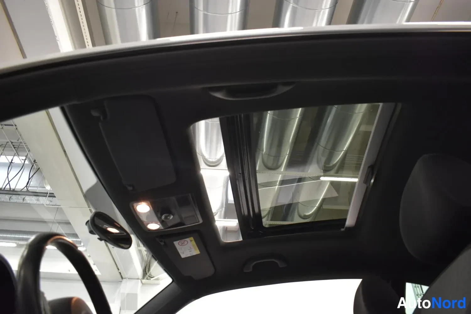 Valkoinen Volkswagen Beetle 2015, ulkokuva 8 – Raisio