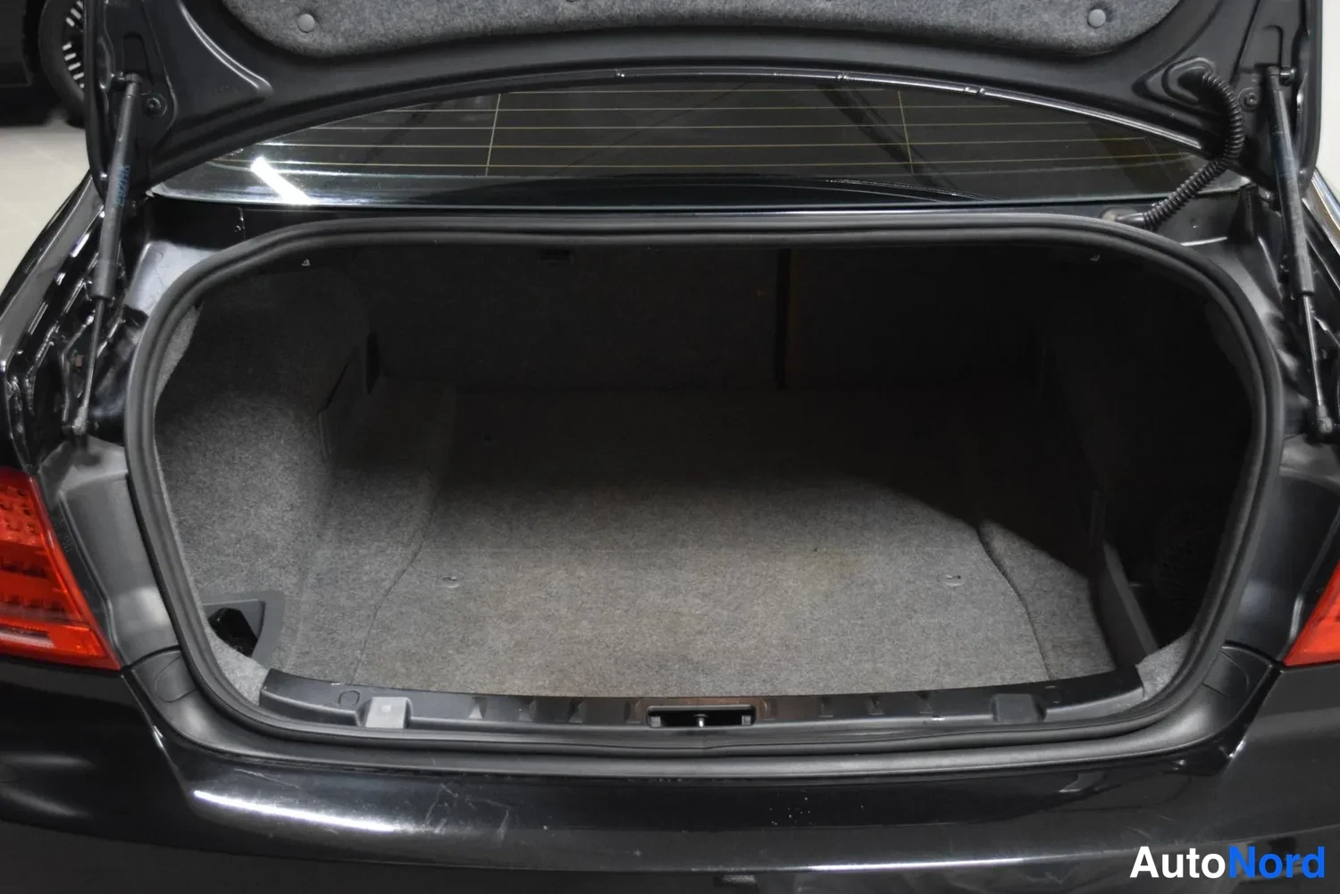 Musta BMW 320d 2012, ulkokuva 14 – Raisio