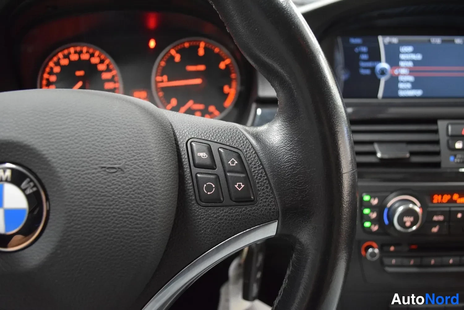 Musta BMW 320d 2012, ulkokuva 18 – Raisio