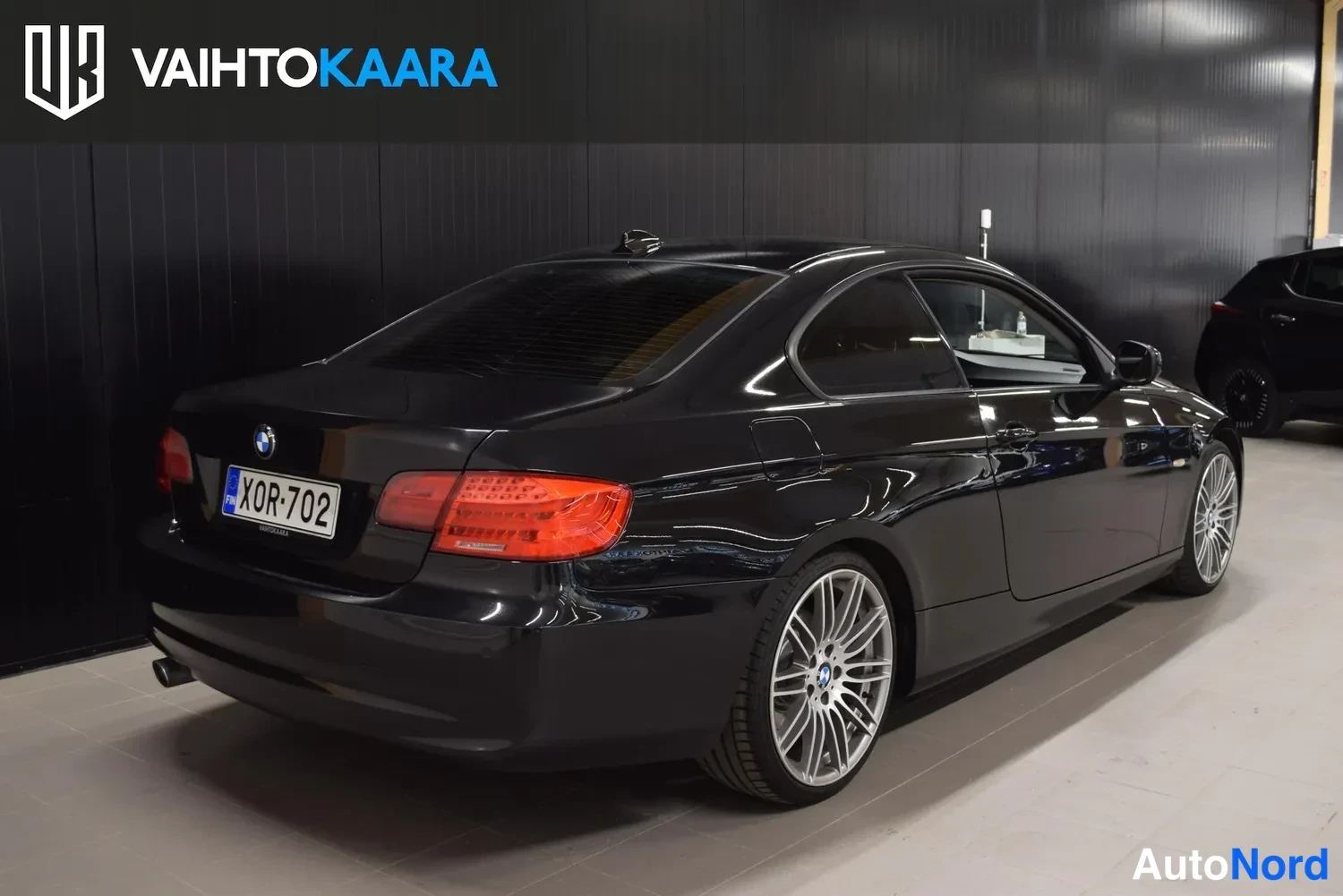 Musta BMW 320d 2012, ulkokuva 4 – Raisio