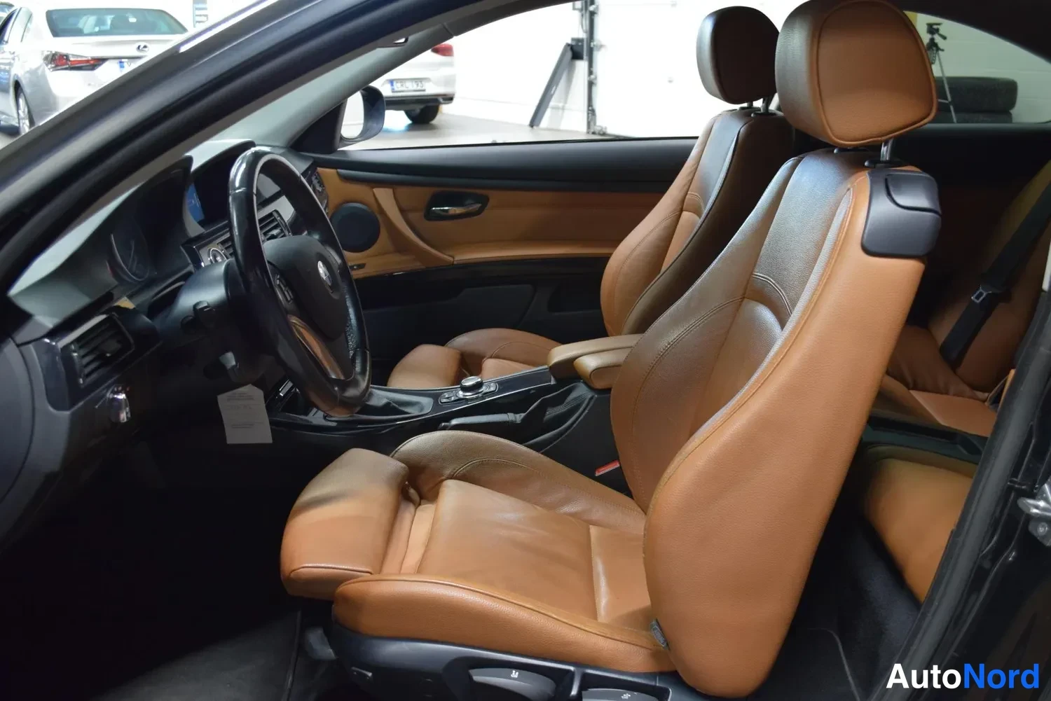 Musta BMW 320d 2012, ulkokuva 7 – Raisio