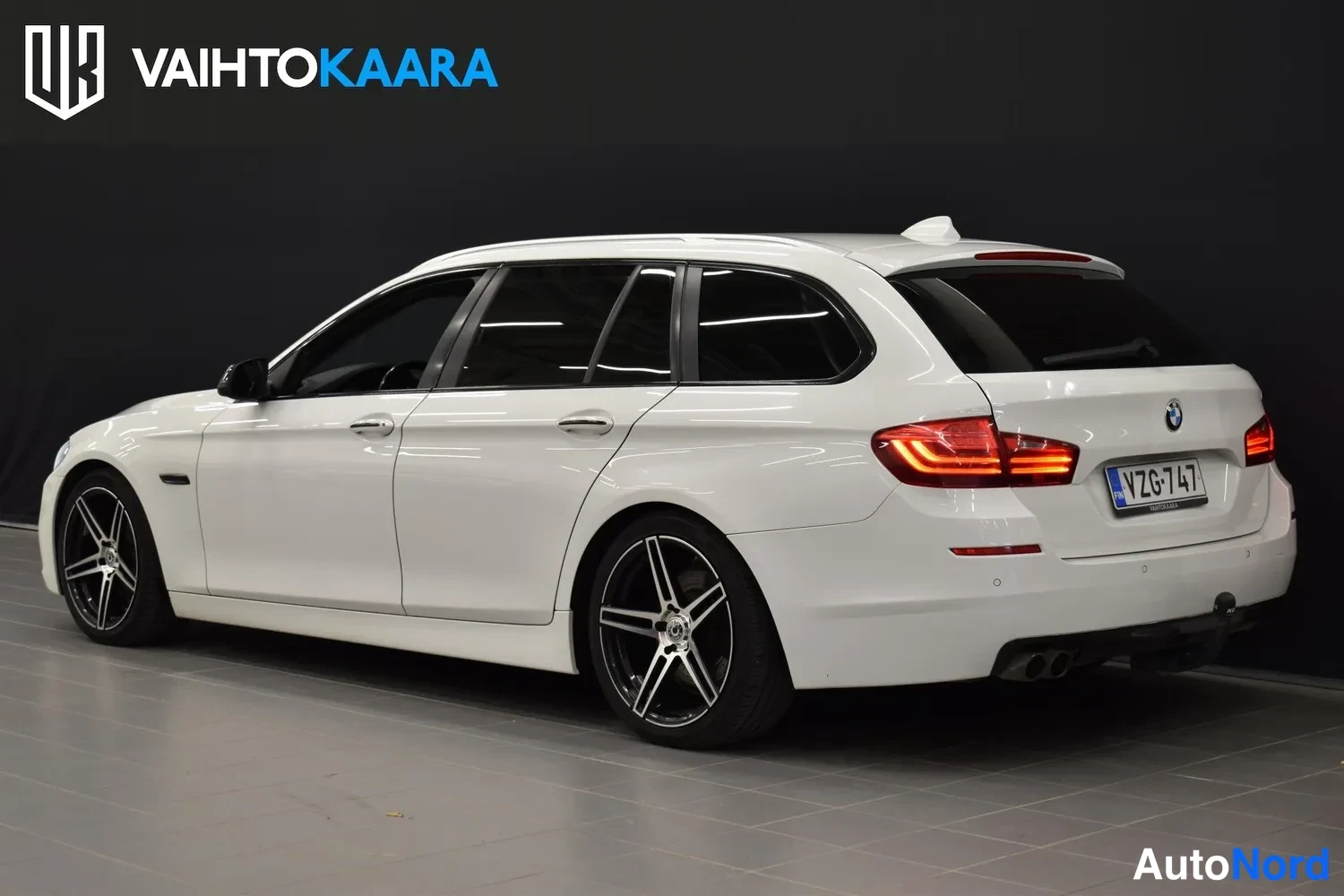 Valkoinen BMW 518d 2017, takaviisto, kuva 7