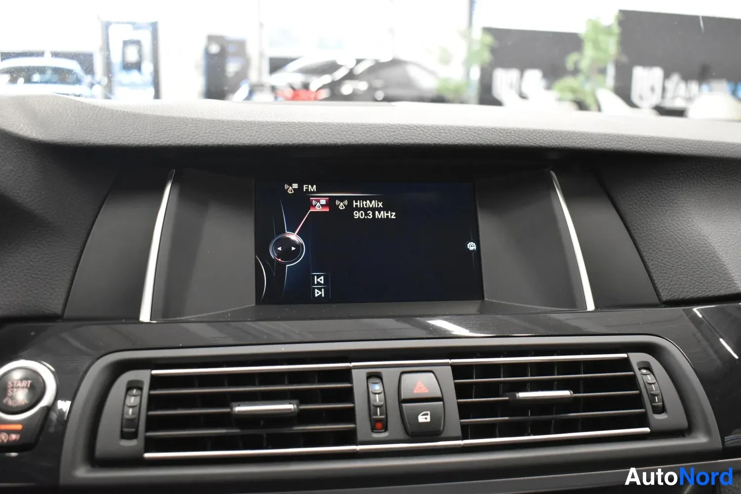 Valkoinen BMW 518d 2017, yksityiskohta, kuva 30
