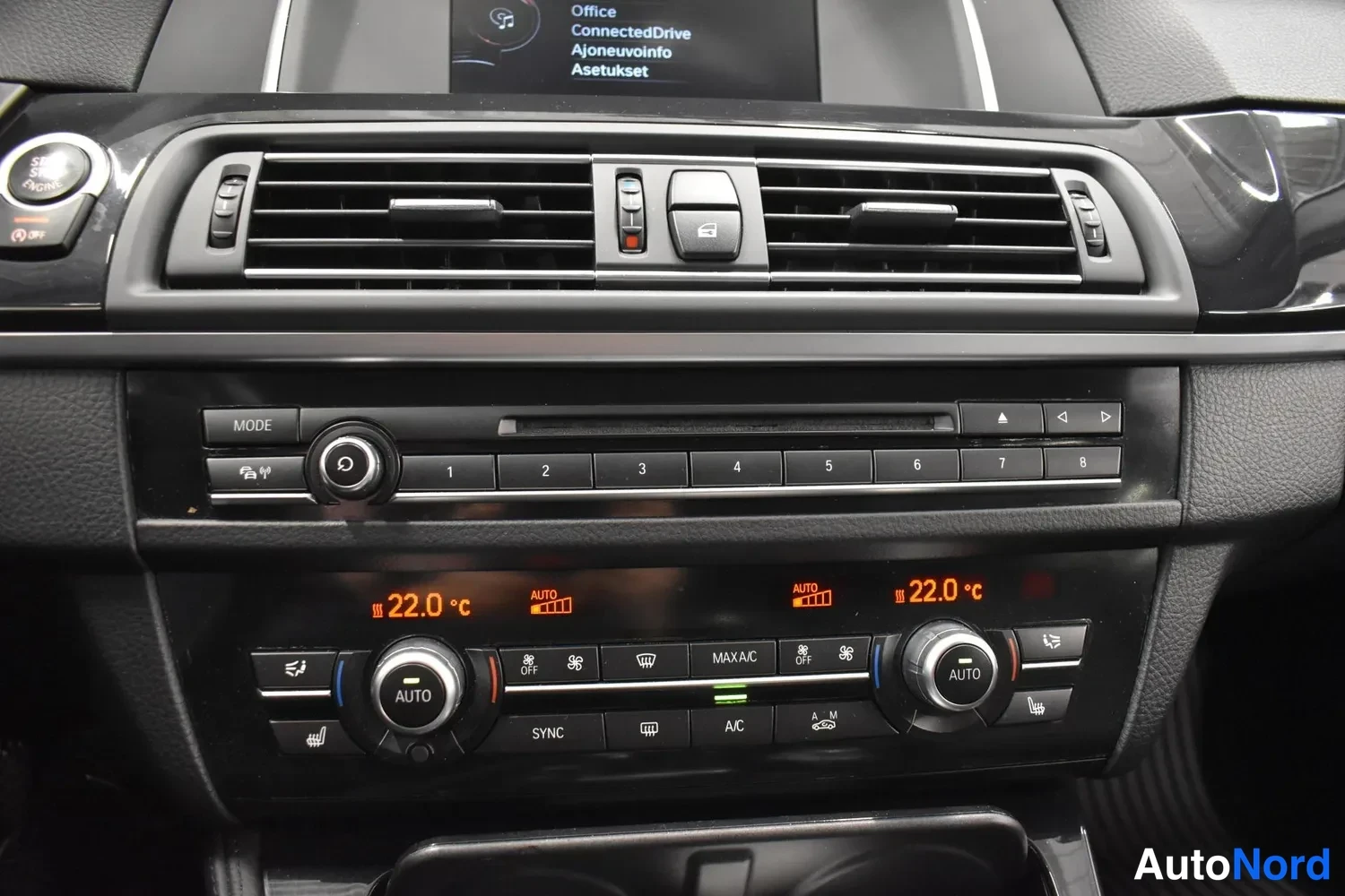 Valkoinen BMW 518d 2017, yksityiskohta, kuva 26