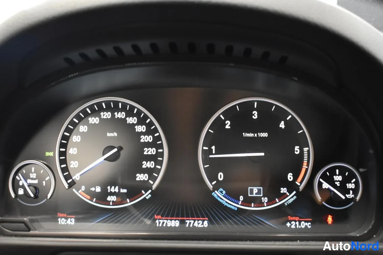 Valkoinen BMW 518d 2017, ulkokuva 7 – Raisio