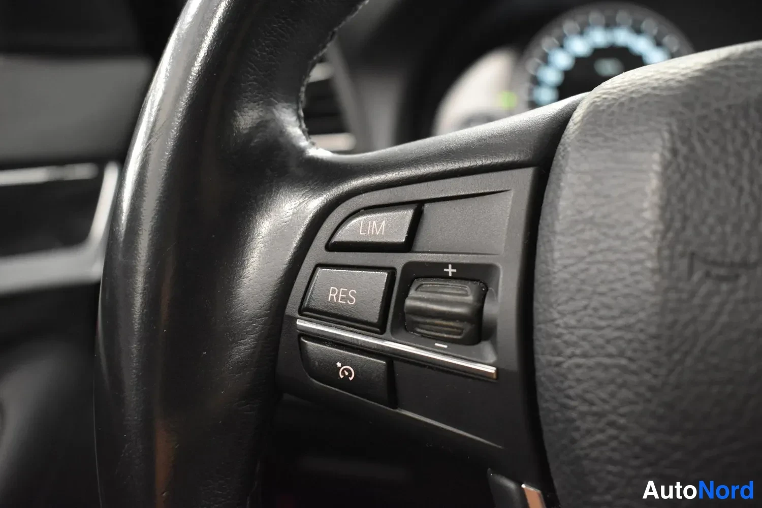 Valkoinen BMW 518d 2017, ulkokuva 8 – Raisio