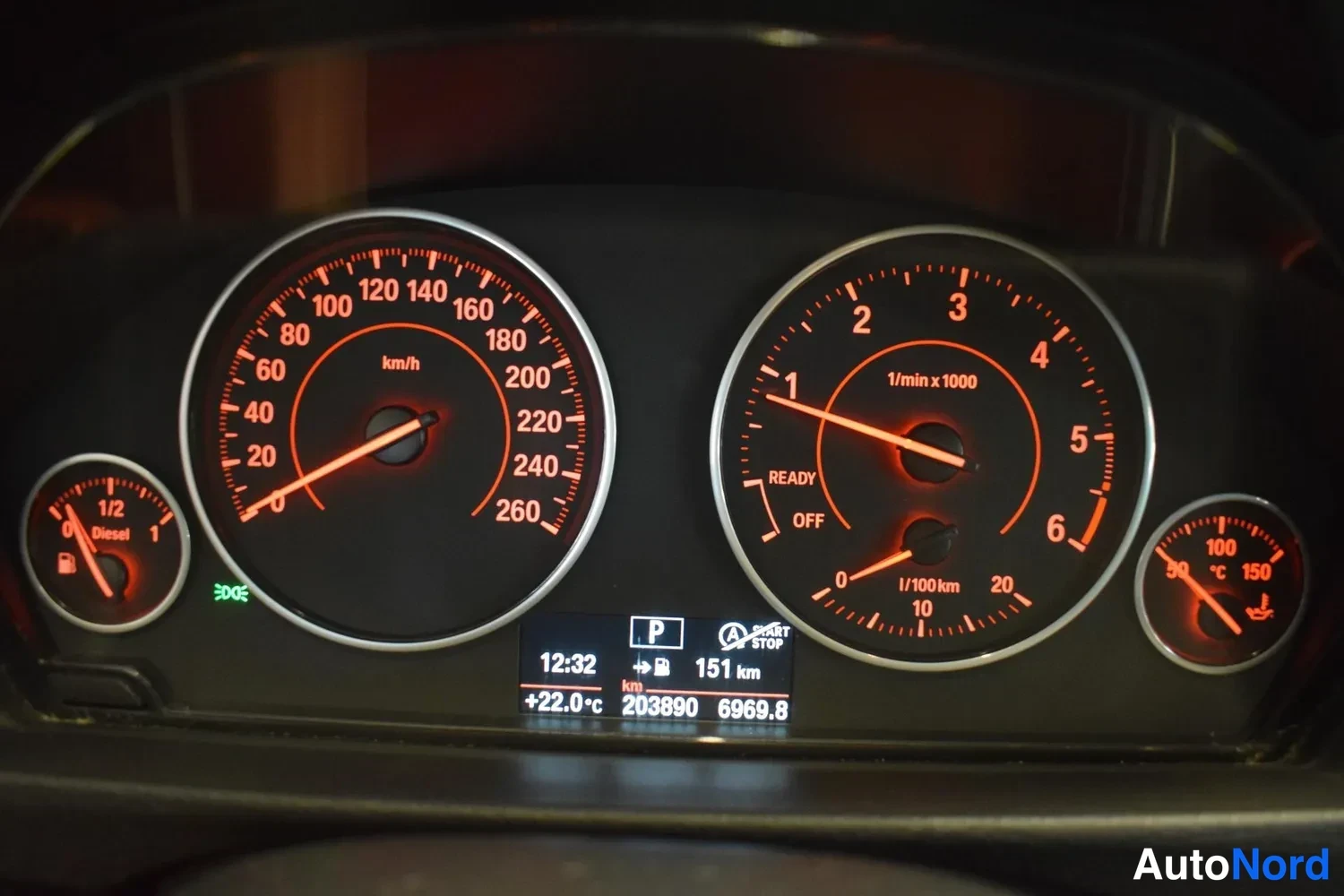 Valkoinen BMW 316d 2014, ulkokuva 13 – Raisio