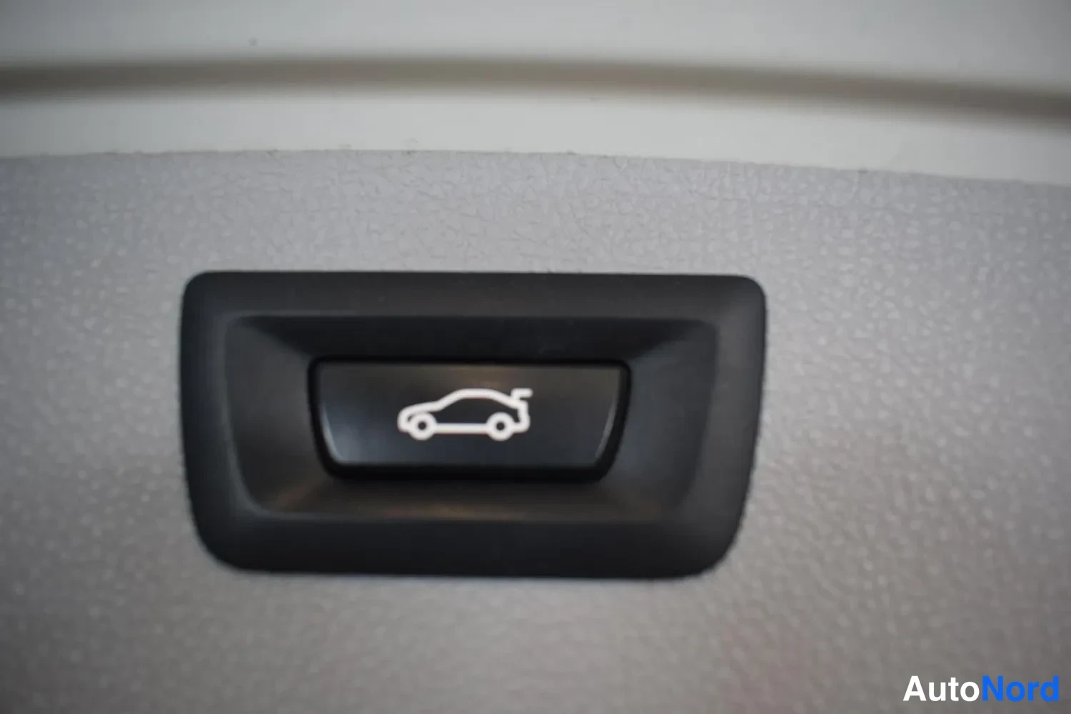Valkoinen BMW 316d 2014, ulkokuva 20 – Raisio