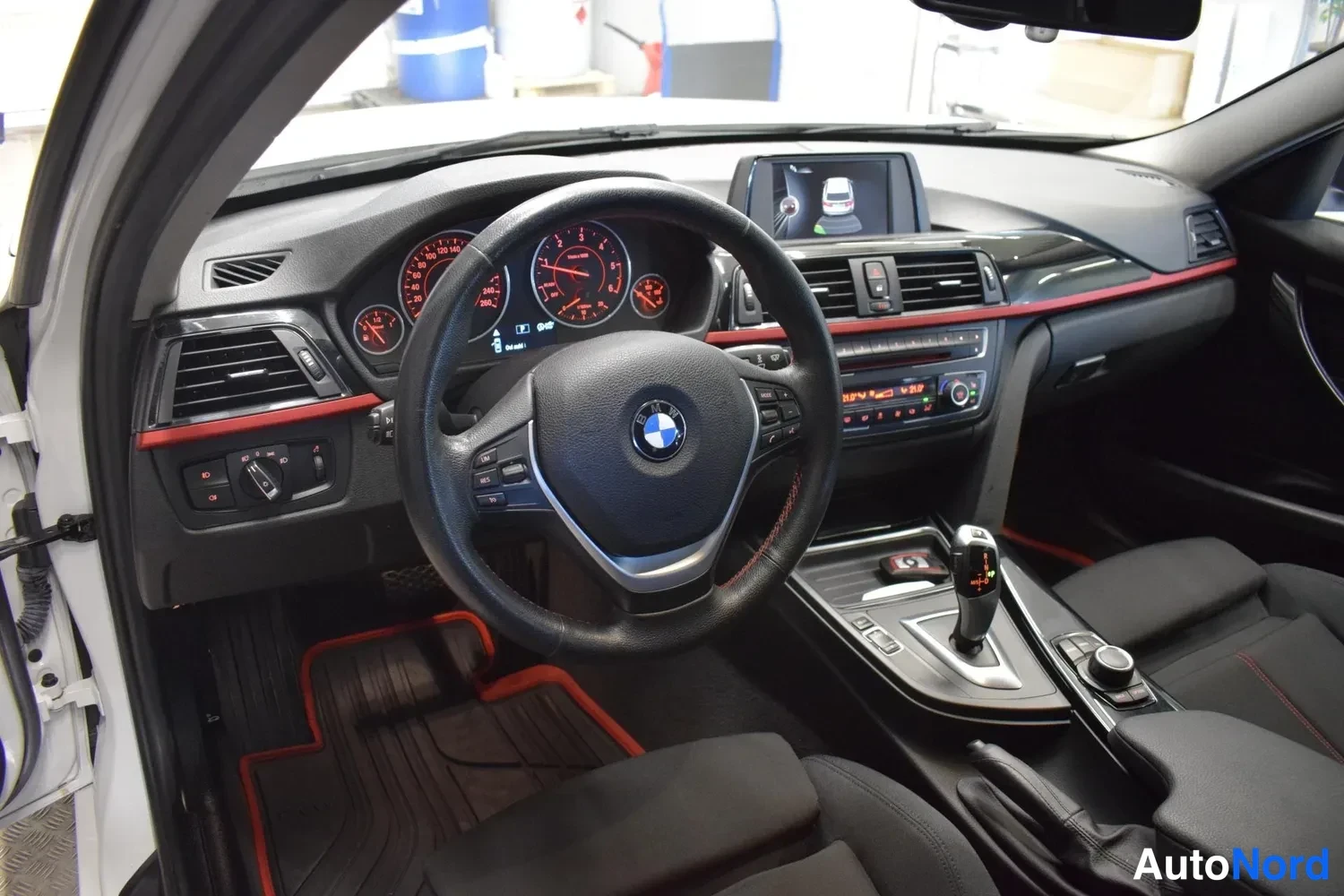 Valkoinen BMW 316d 2014, ulkokuva 7 – Raisio