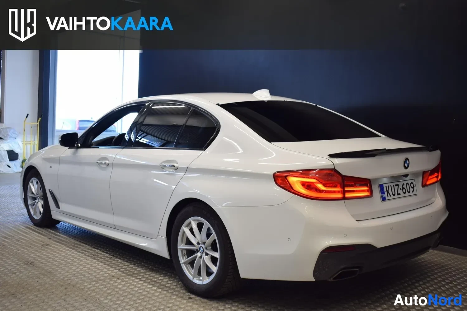 Valkoinen BMW 530d 2018, ulkokuva 3 – Raisio