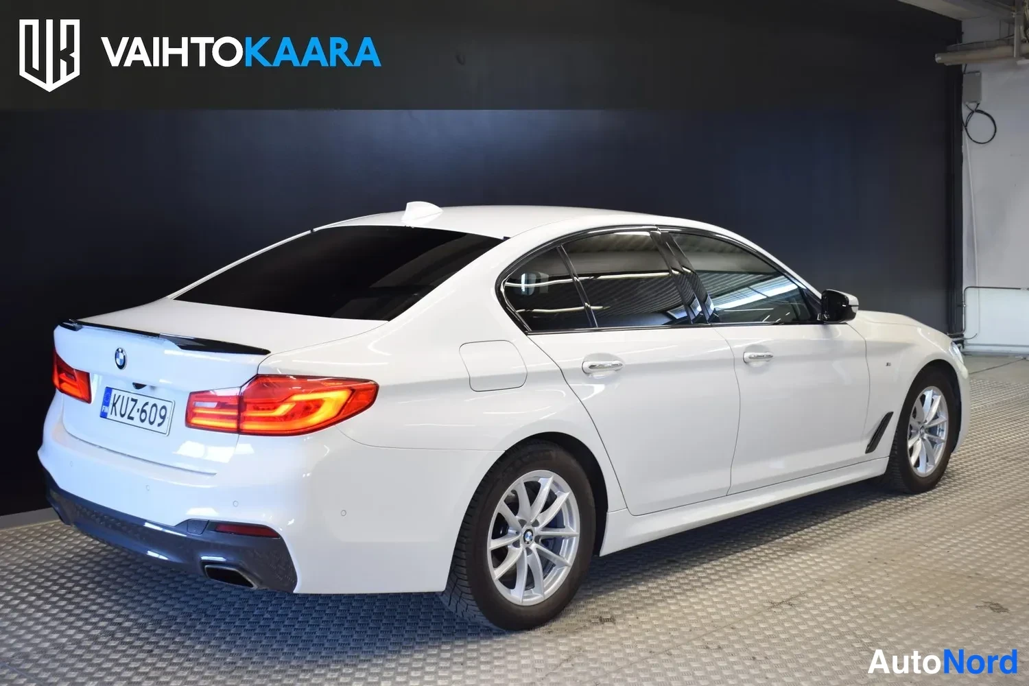 Valkoinen BMW 530d 2018, ulkokuva 4 – Raisio