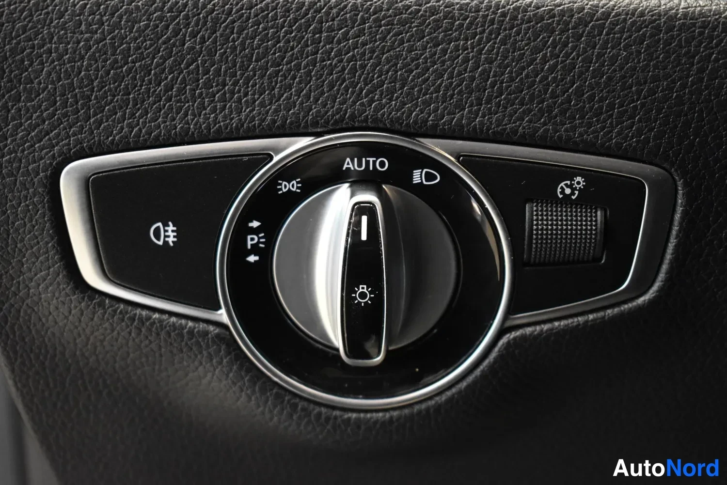 Harmaa Mercedes-Benz E 300 de 2020, ulkokuva 15 – Raisio