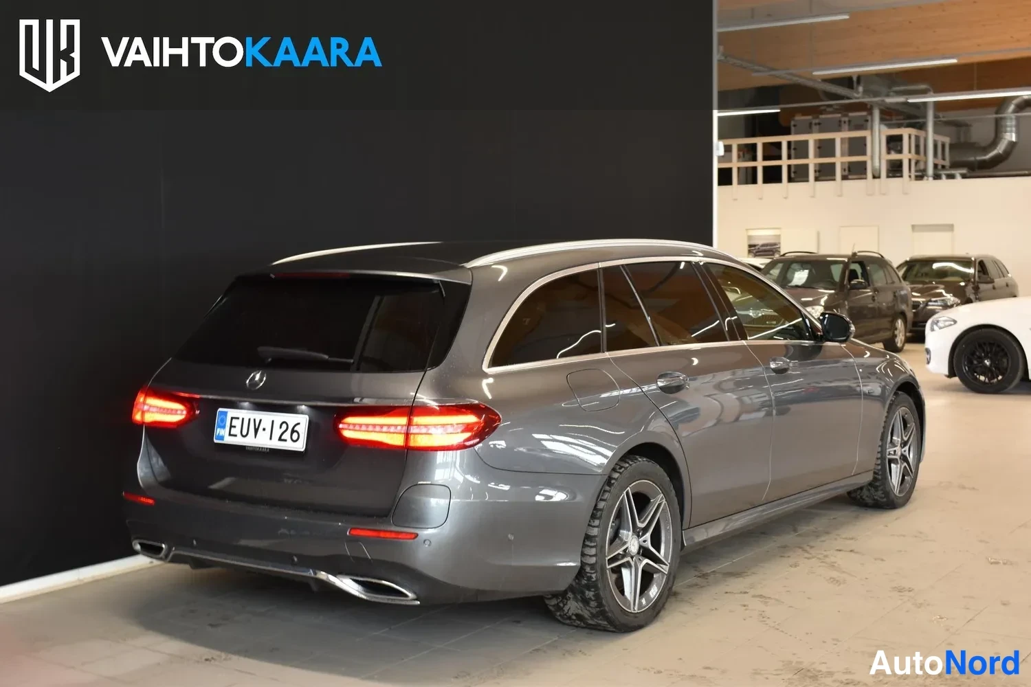 Harmaa Mercedes-Benz E 300 de 2020, ulkokuva 4 – Raisio