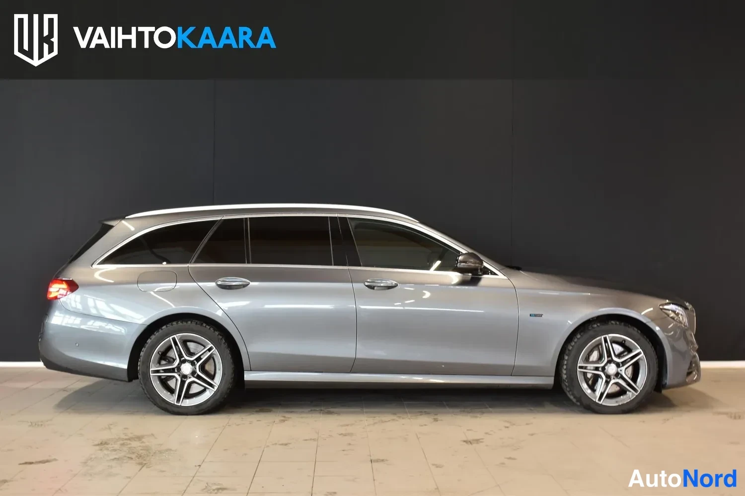 Harmaa Mercedes-Benz E 300 de 2020, ulkokuva 5 – Raisio