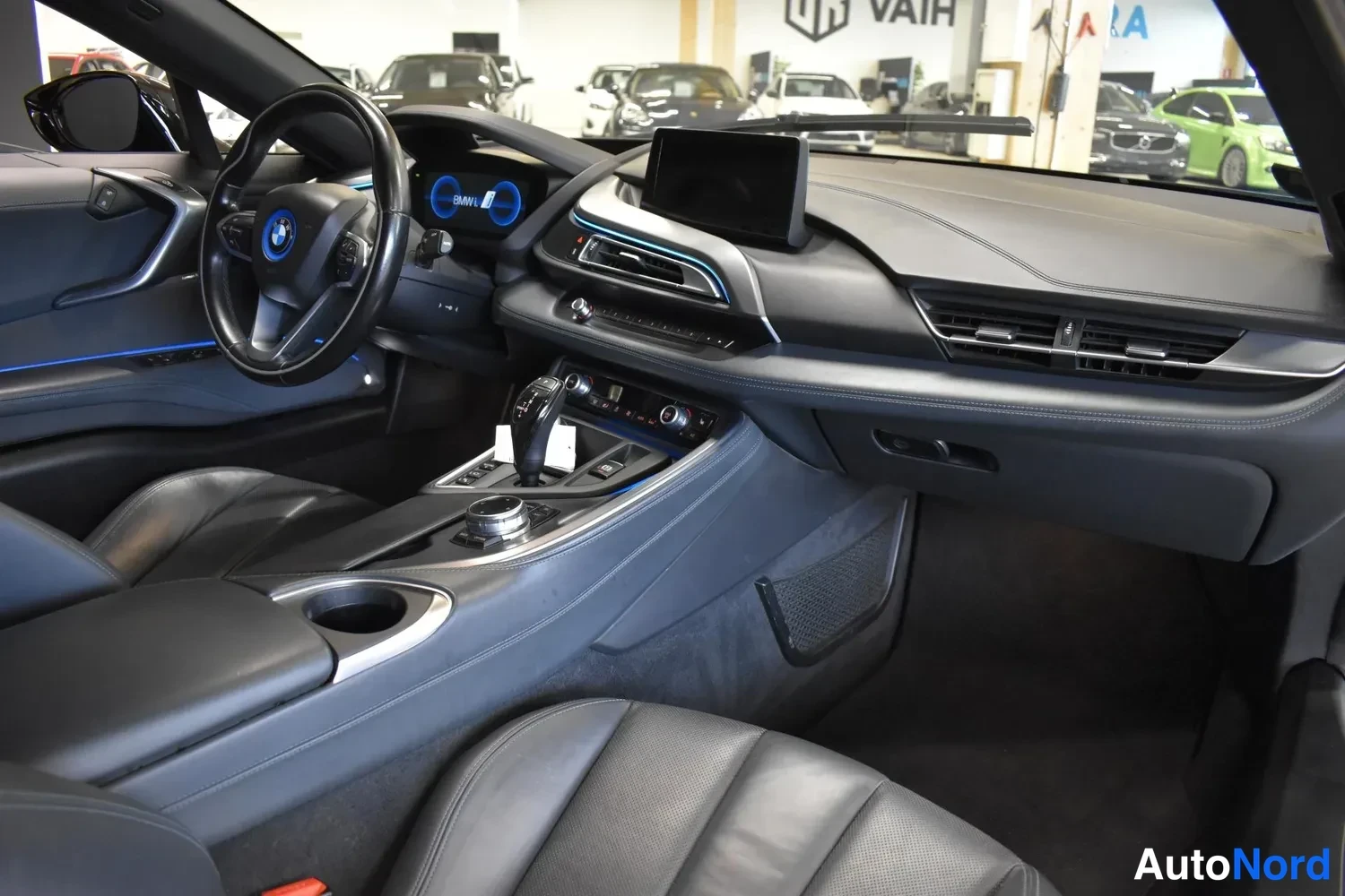 Harmaa BMW i8 Pure 2014, ulkokuva 14 – Raisio