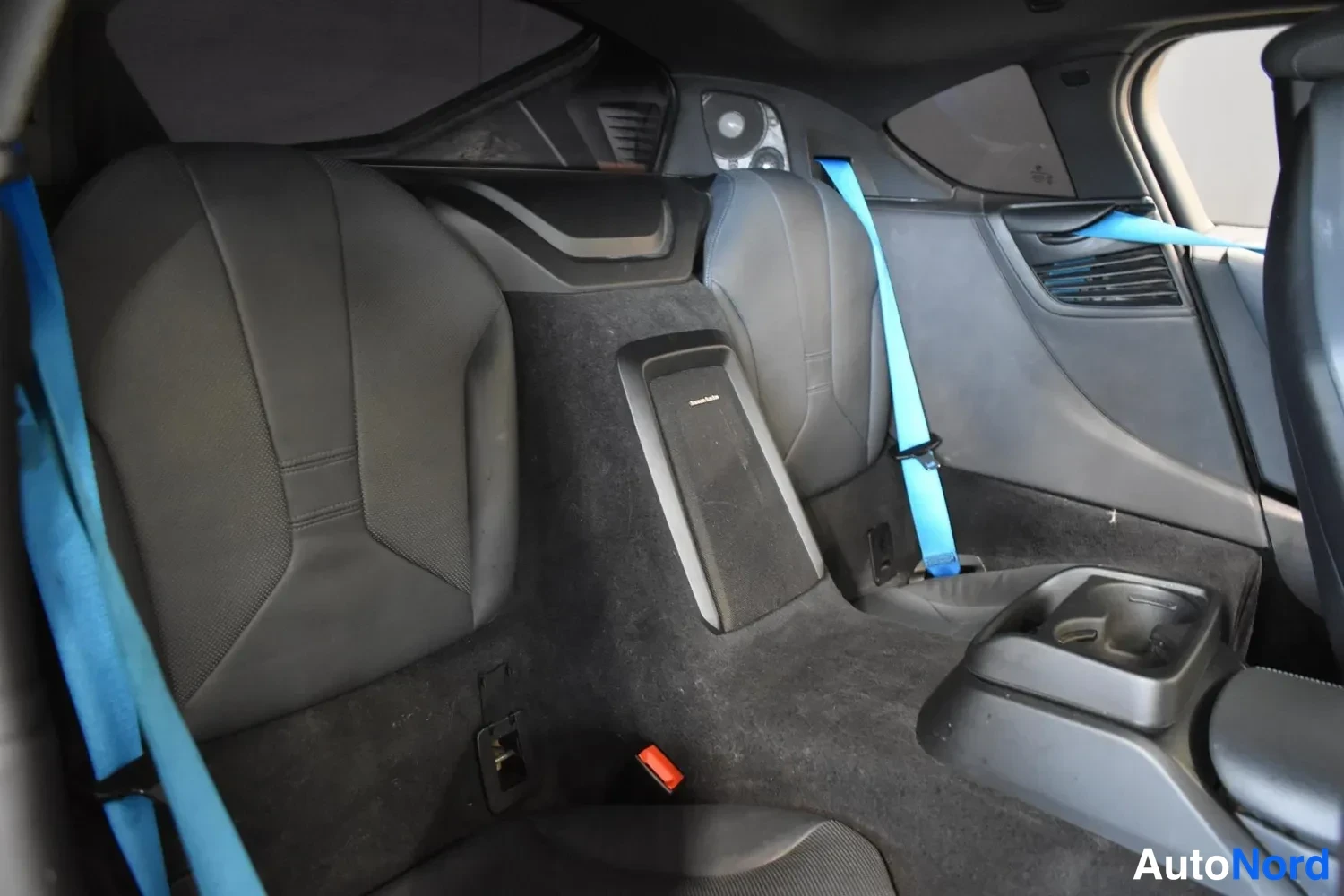 Harmaa BMW i8 Pure 2014, ulkokuva 16 – Raisio