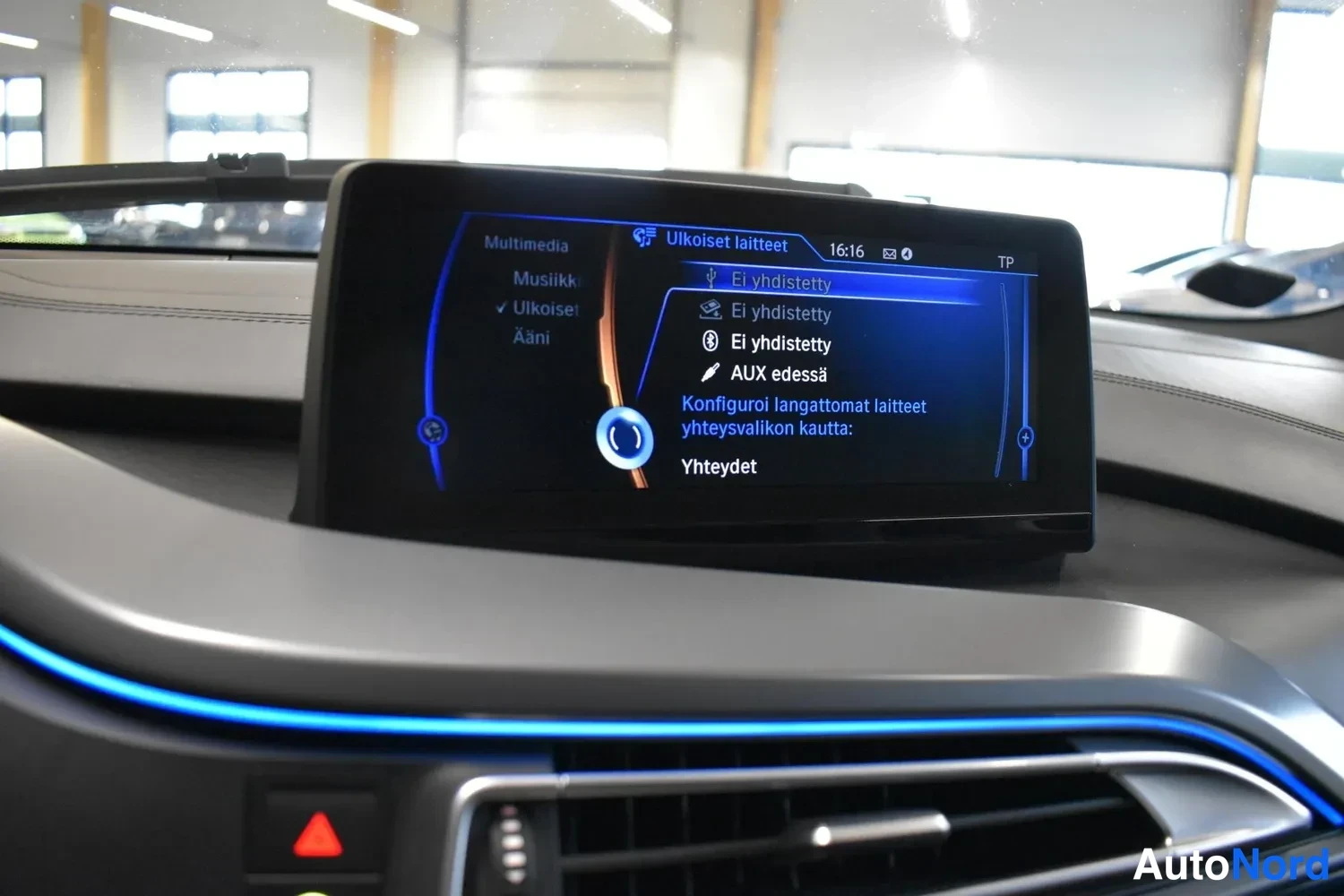 Harmaa BMW i8 Pure 2014, ulkokuva 22 – Raisio
