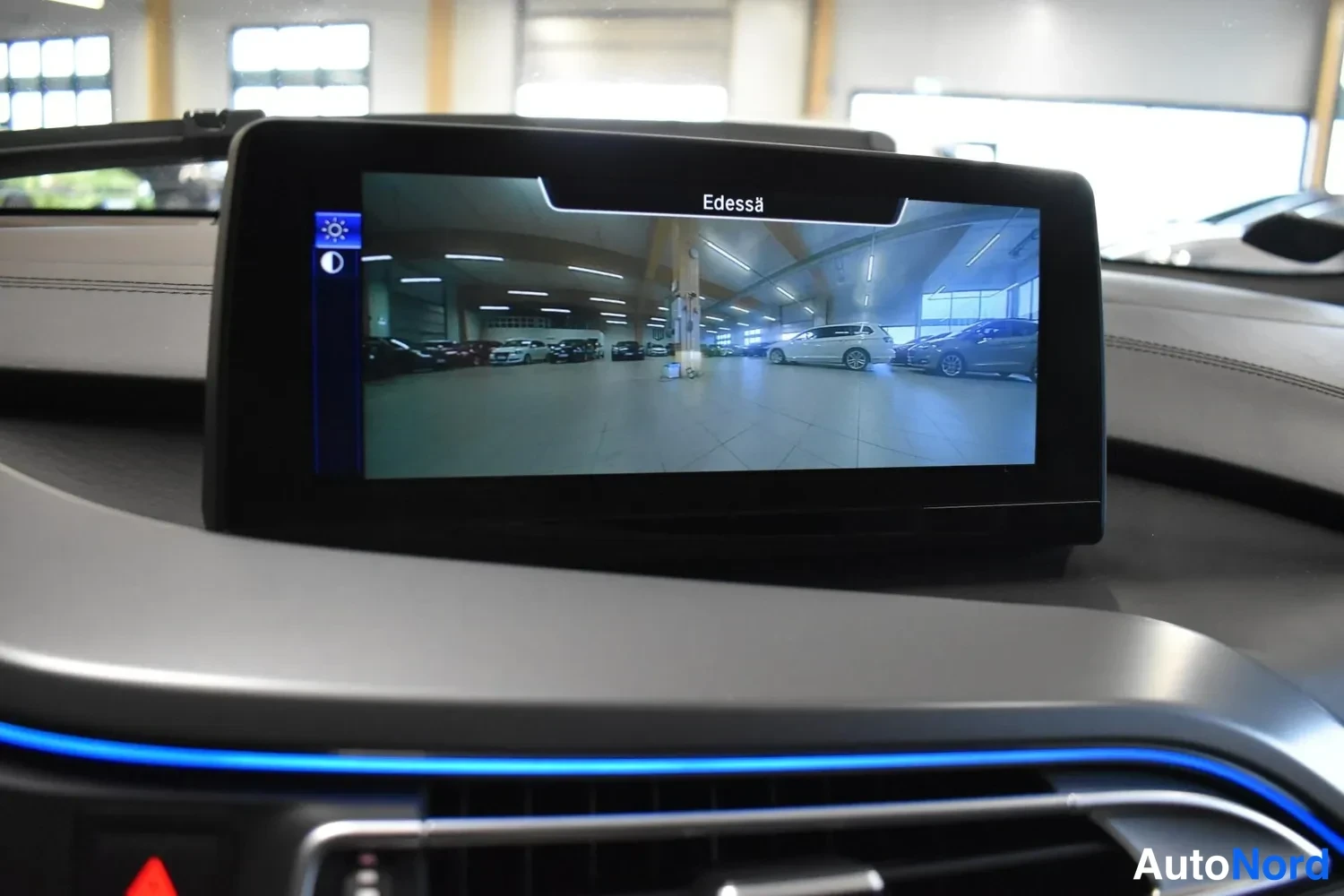 Harmaa BMW i8 Pure 2014, ulkokuva 24 – Raisio