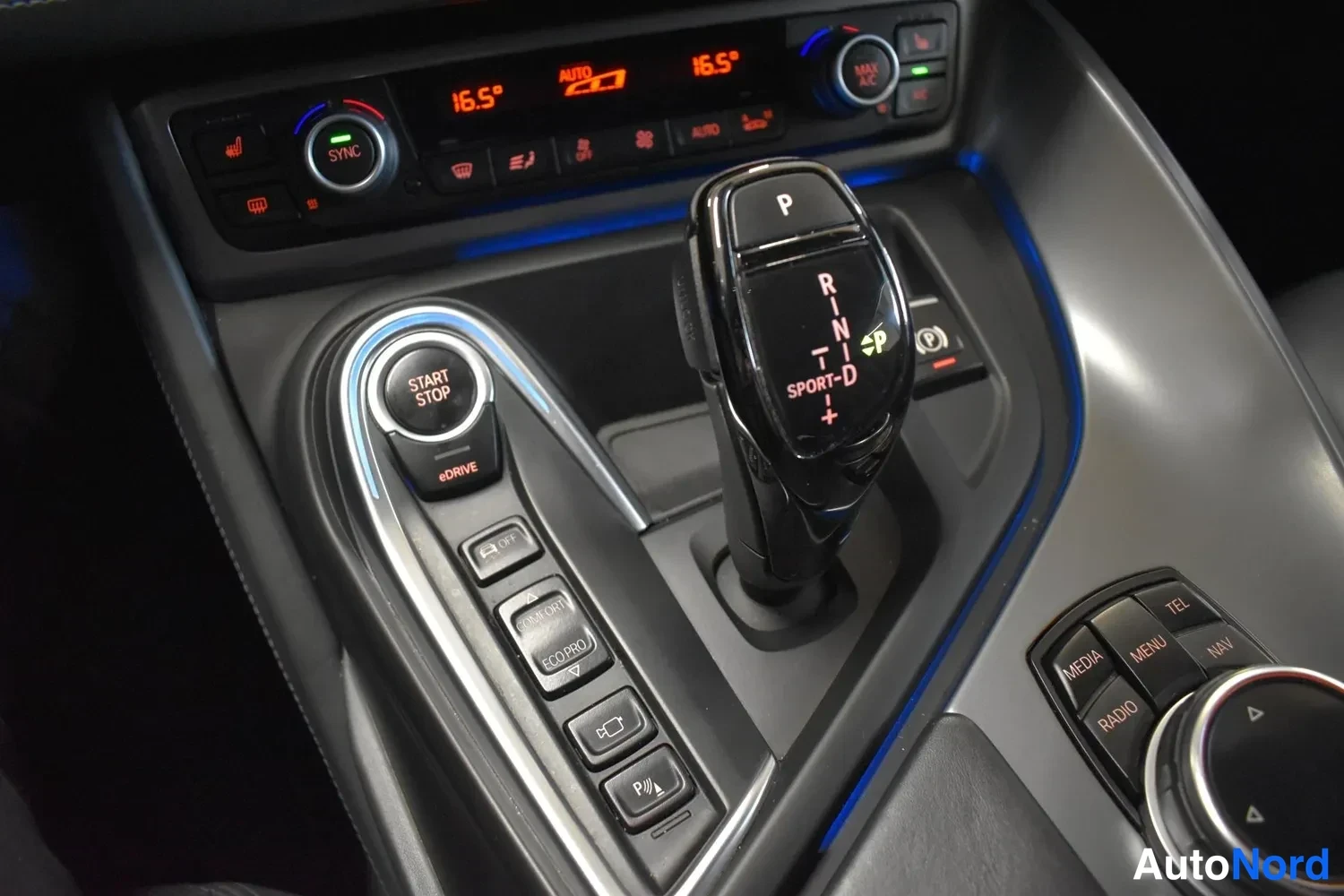 Harmaa BMW i8 Pure 2014, ulkokuva 25 – Raisio