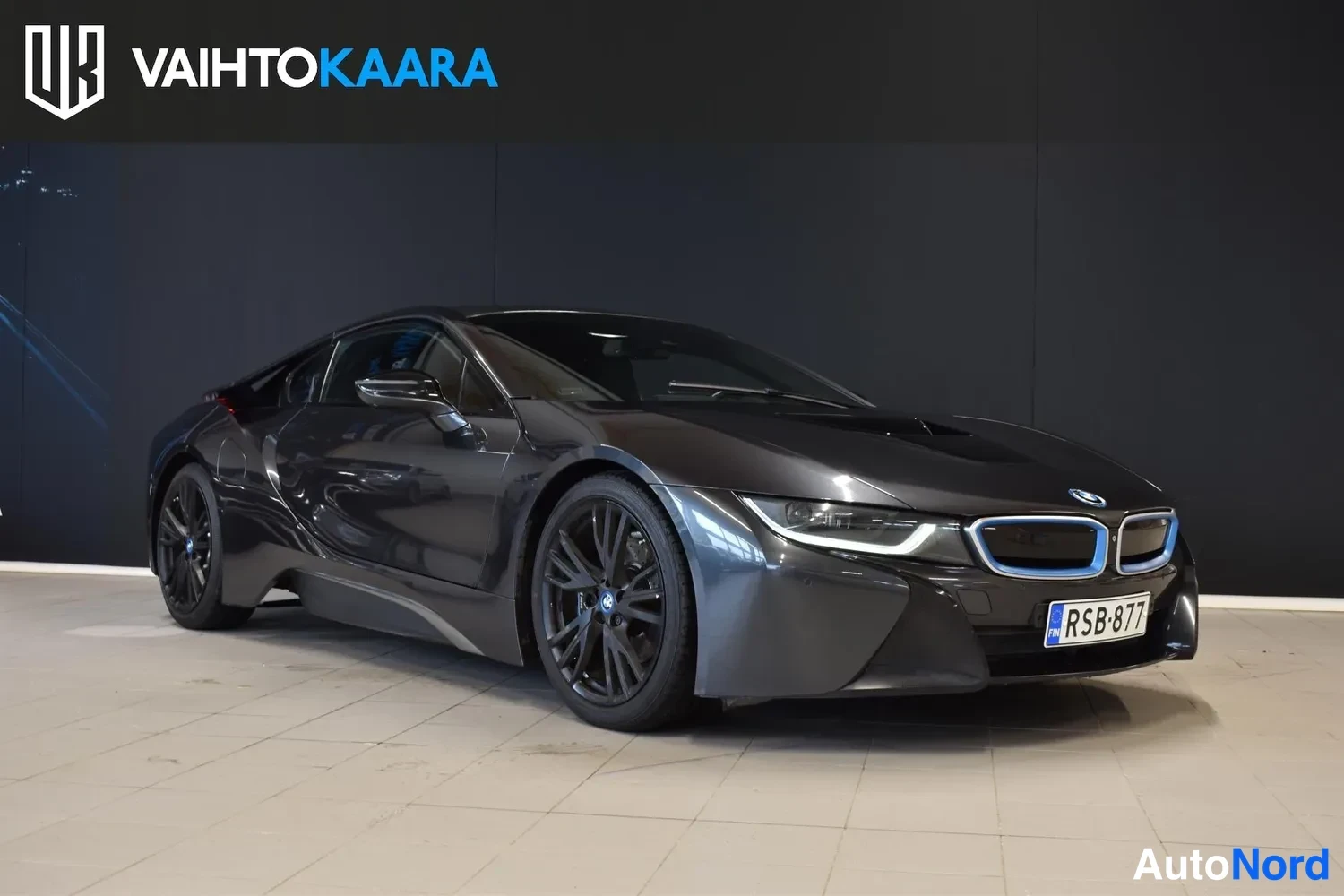 Harmaa BMW i8 Pure 2014, ulkokuva 6 – Raisio