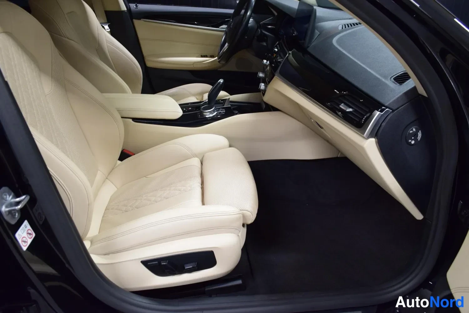 Musta BMW 520d xDrive 2021, ulkokuva 11 – Raisio