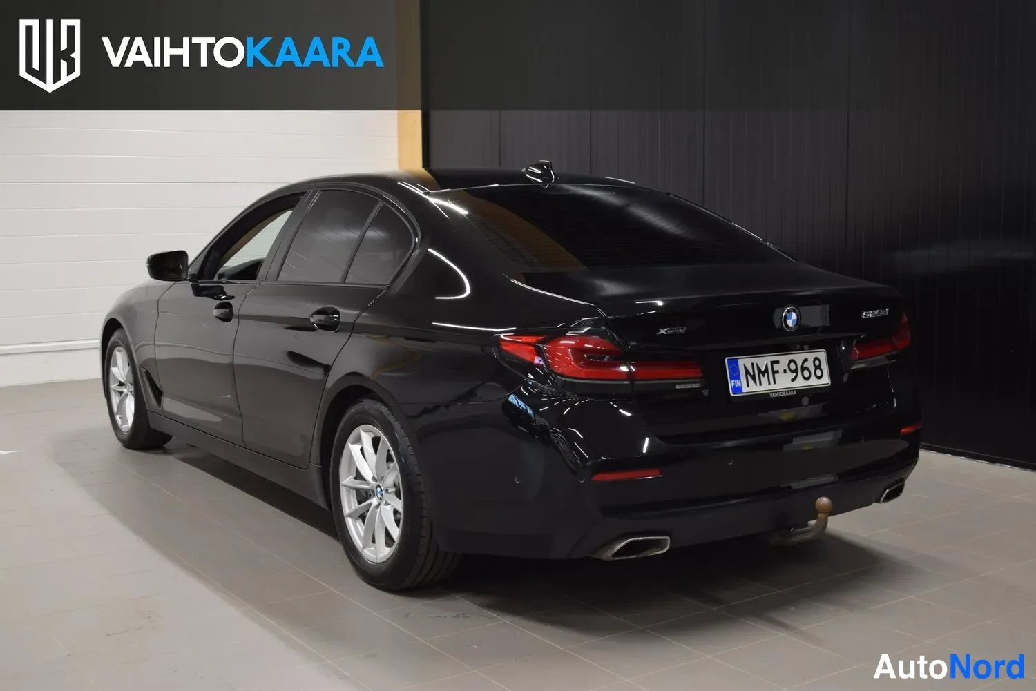 Musta BMW 520d xDrive 2021, ulkokuva 3 – Raisio