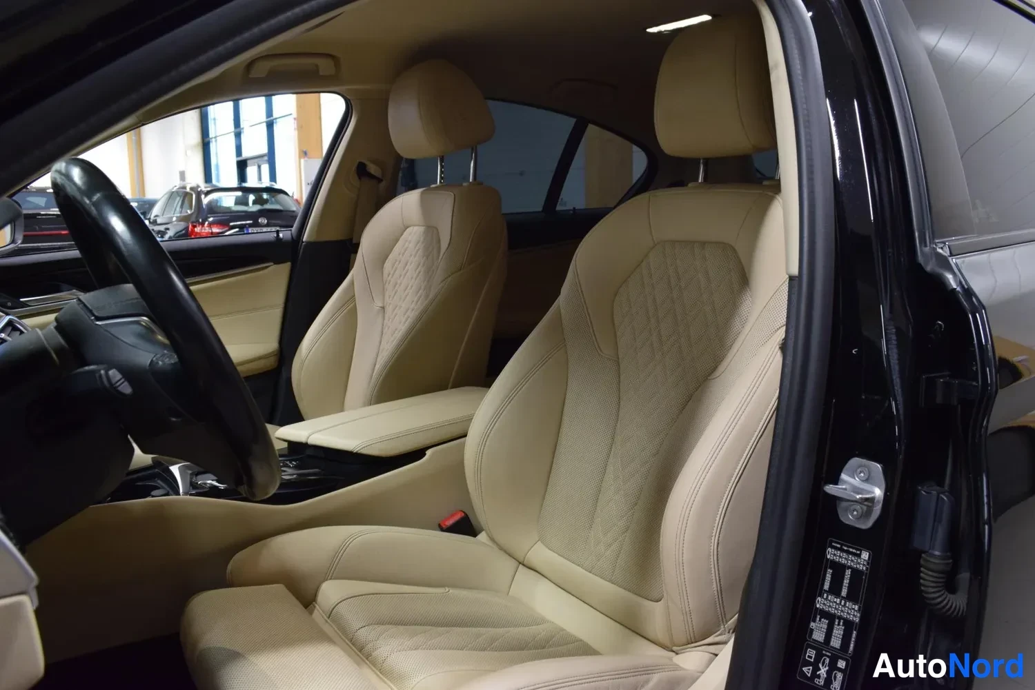 Musta BMW 520d xDrive 2021, ulkokuva 10 – Raisio