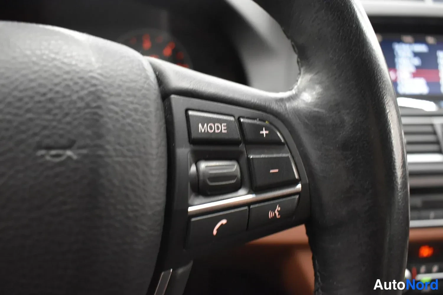 Valkoinen BMW 530d xDrive 2014, ulkokuva 14 – Raisio