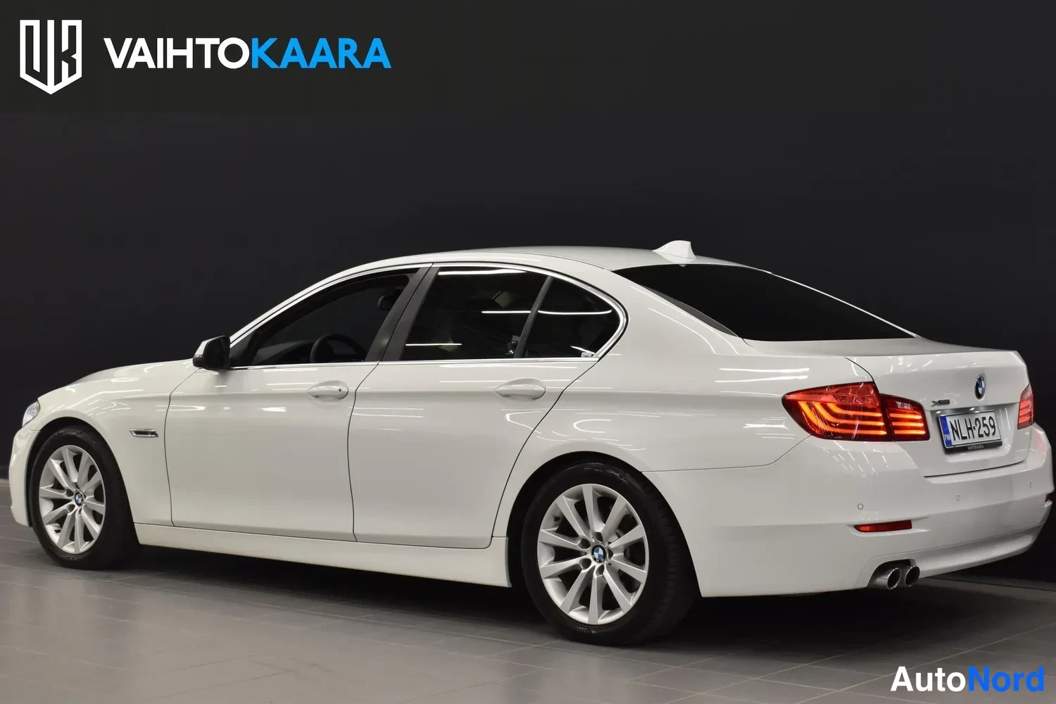 Valkoinen BMW 530d xDrive 2014, ulkokuva 3 – Raisio