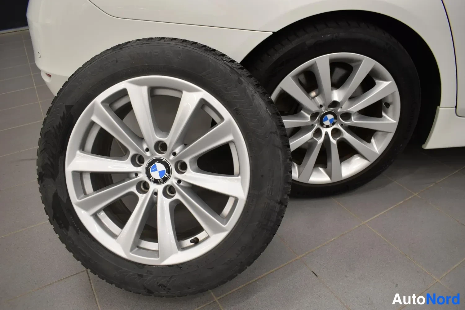 Valkoinen BMW 530d xDrive 2014, ulkokuva 21 – Raisio