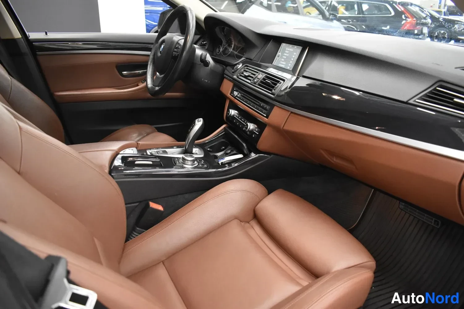 Valkoinen BMW 530d xDrive 2014, ulkokuva 9 – Raisio