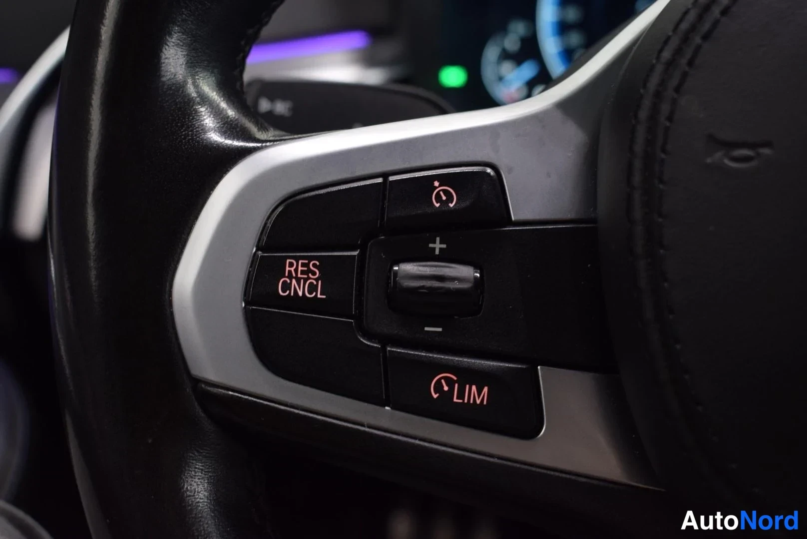 Musta BMW 530e 2019, yksityiskohta, kuva 29