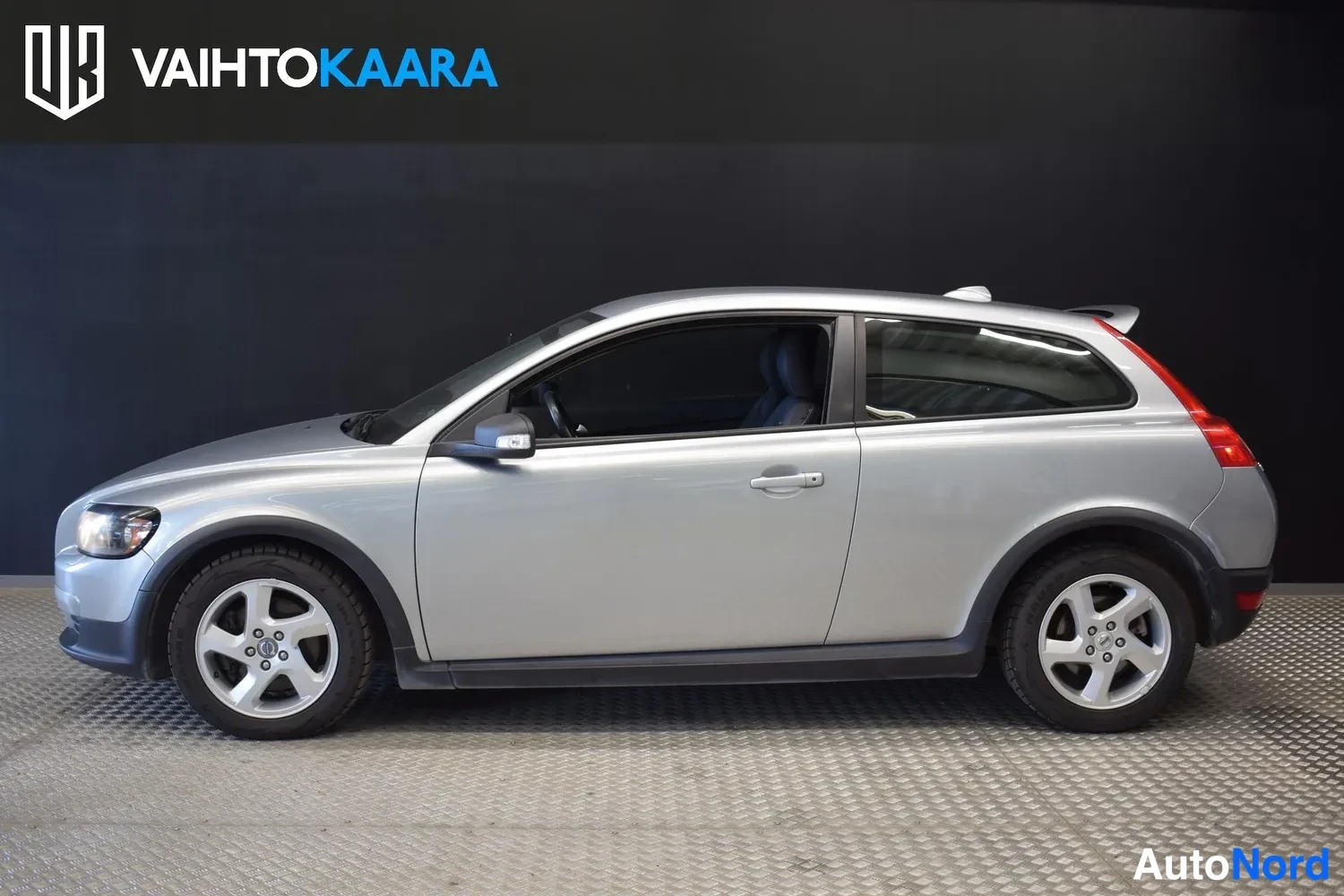 Harmaa Volvo C30 2007, ulkokuva 2 – Raisio