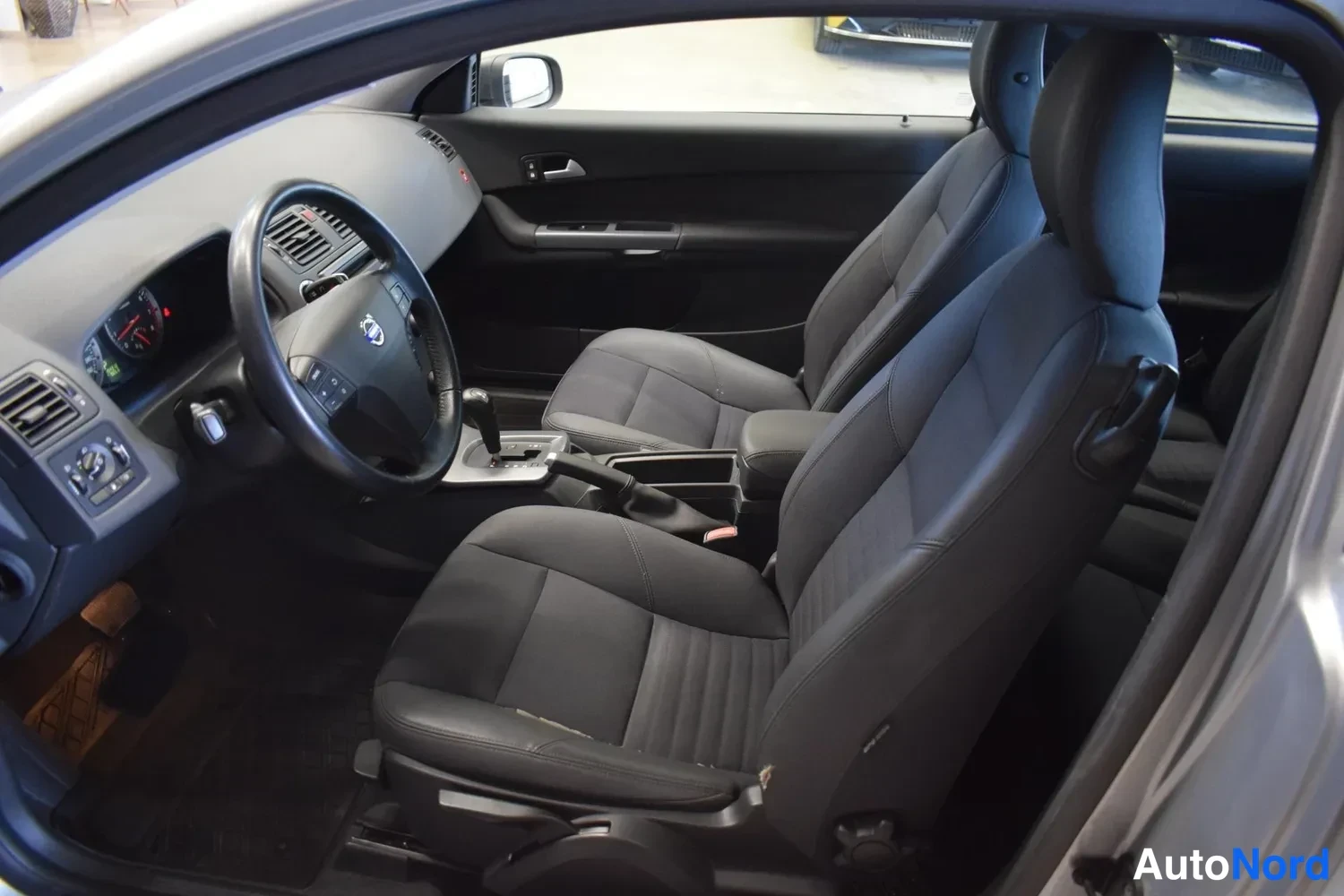 Harmaa Volvo C30 2007, ulkokuva 7 – Raisio