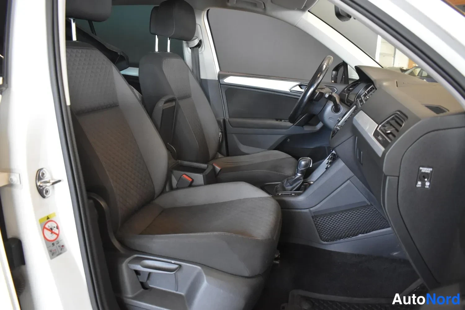 Valkoinen Volkswagen Tiguan 2017, ulkokuva 10 – Raisio
