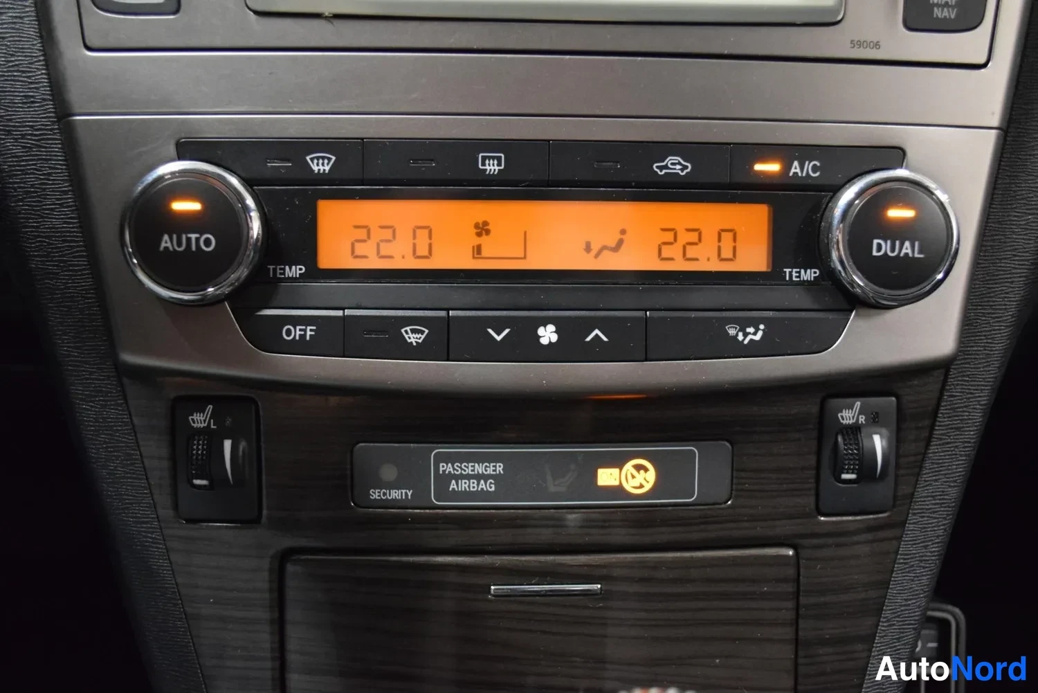 Harmaa Toyota Avensis 2012, ulkokuva 21 – Raisio
