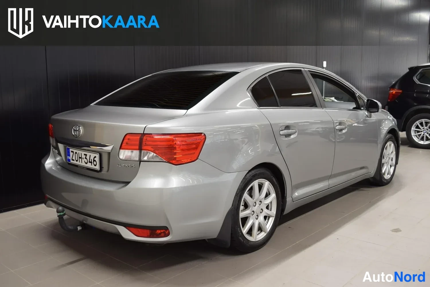 Harmaa Toyota Avensis 2012, ulkokuva 4 – Raisio