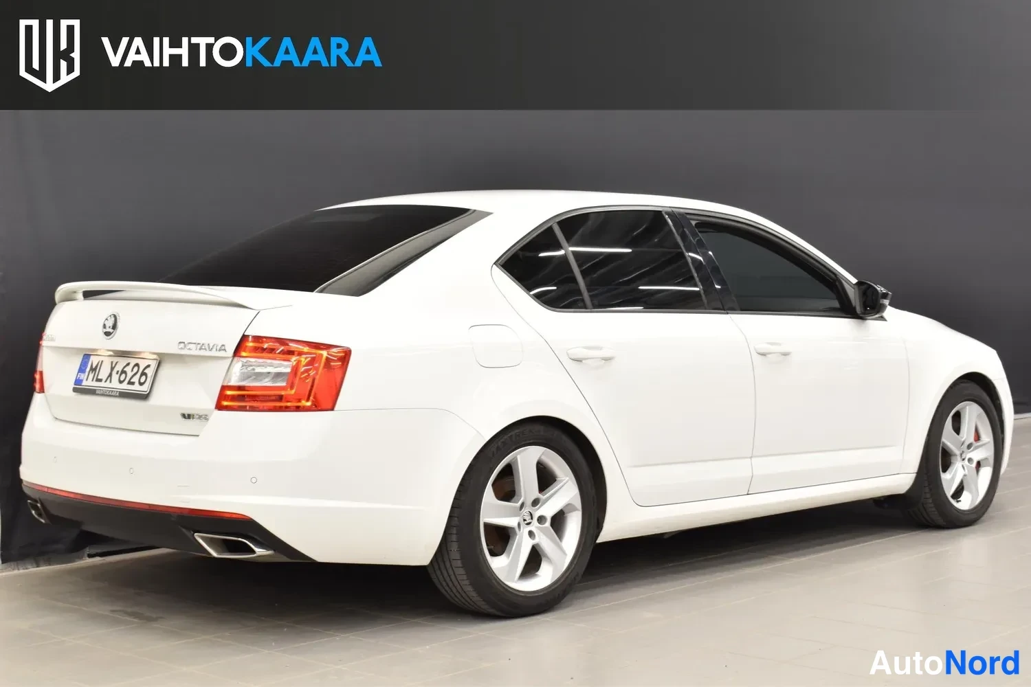 Valkoinen Skoda Octavia 2014, ulkokuva 6 – Raisio