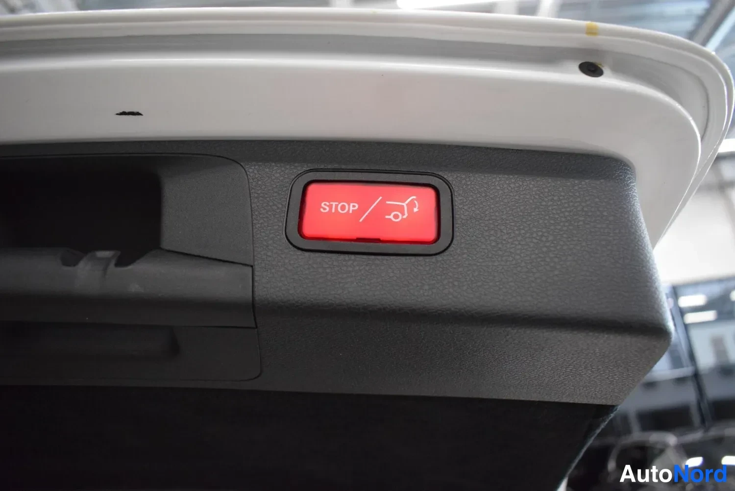 Valkoinen Mercedes-Benz E 220 d 2017, ulkokuva 22 – Raisio