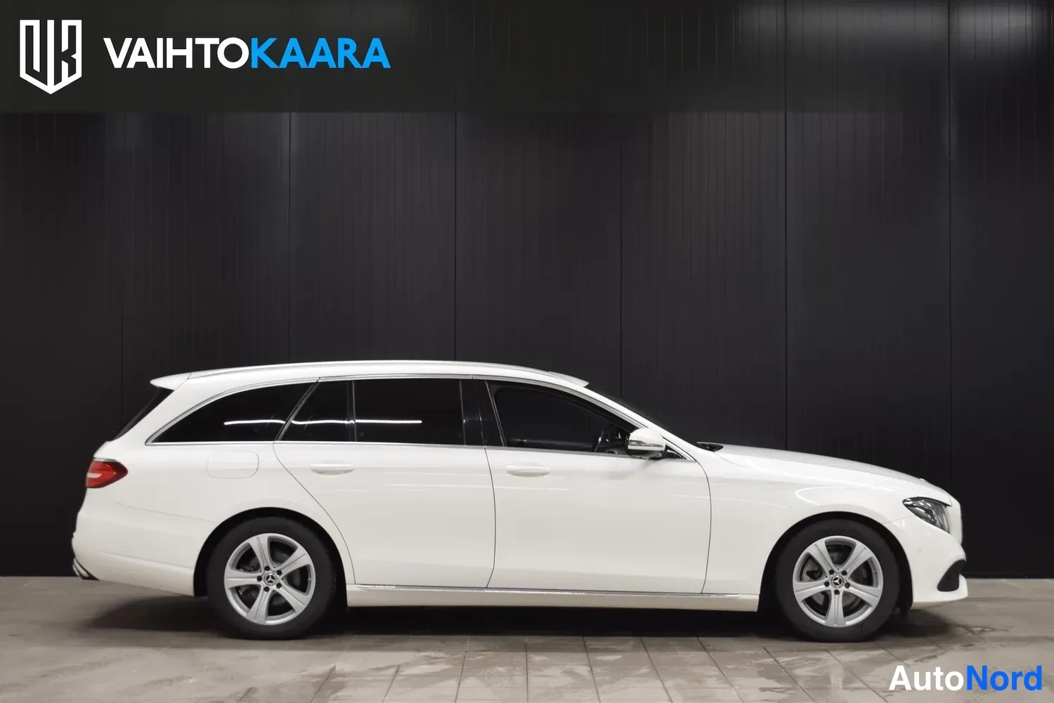 Valkoinen Mercedes-Benz E 220 d 2017, ulkokuva 5 – Raisio
