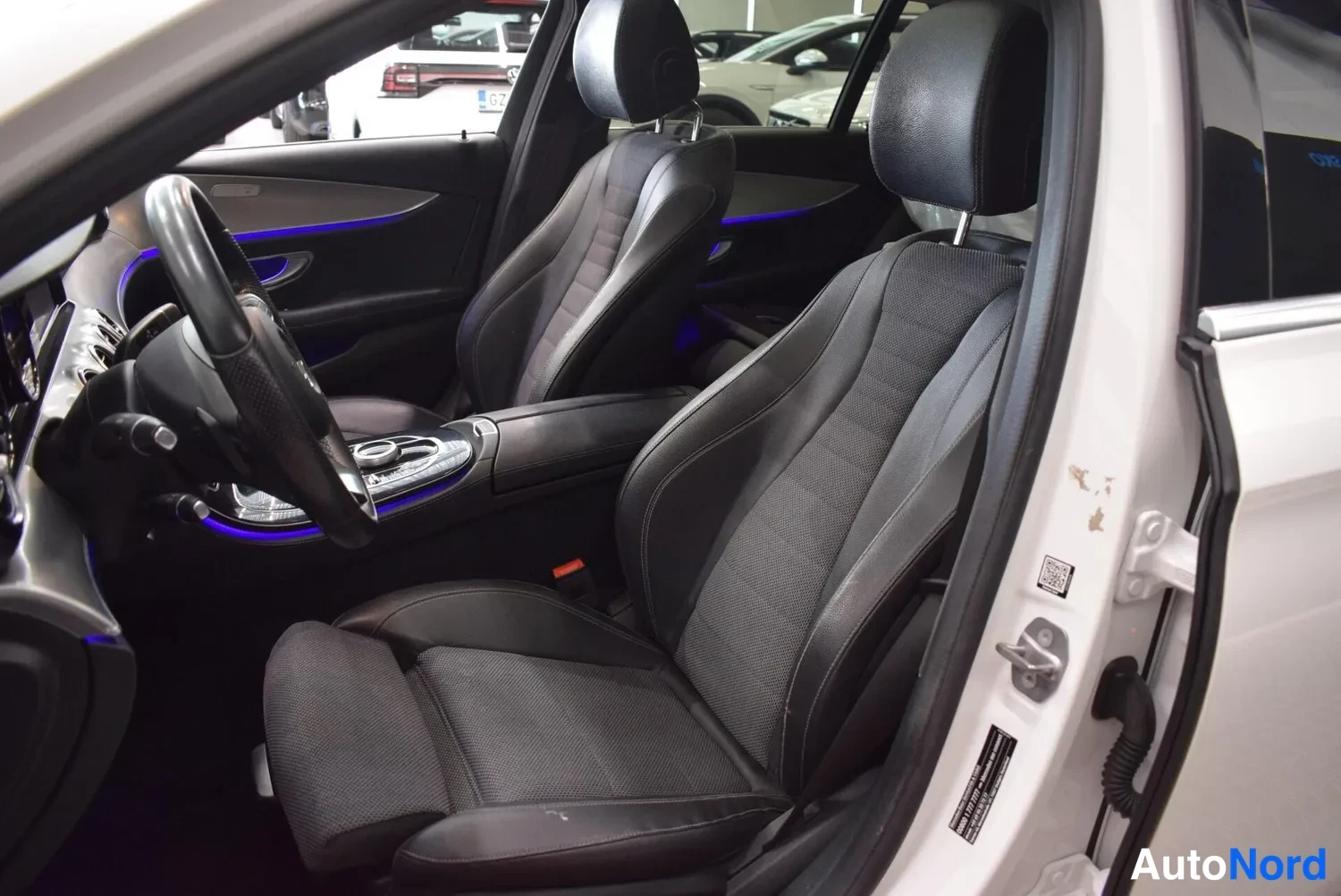 Valkoinen Mercedes-Benz E 220 d 2017, ulkokuva 7 – Raisio