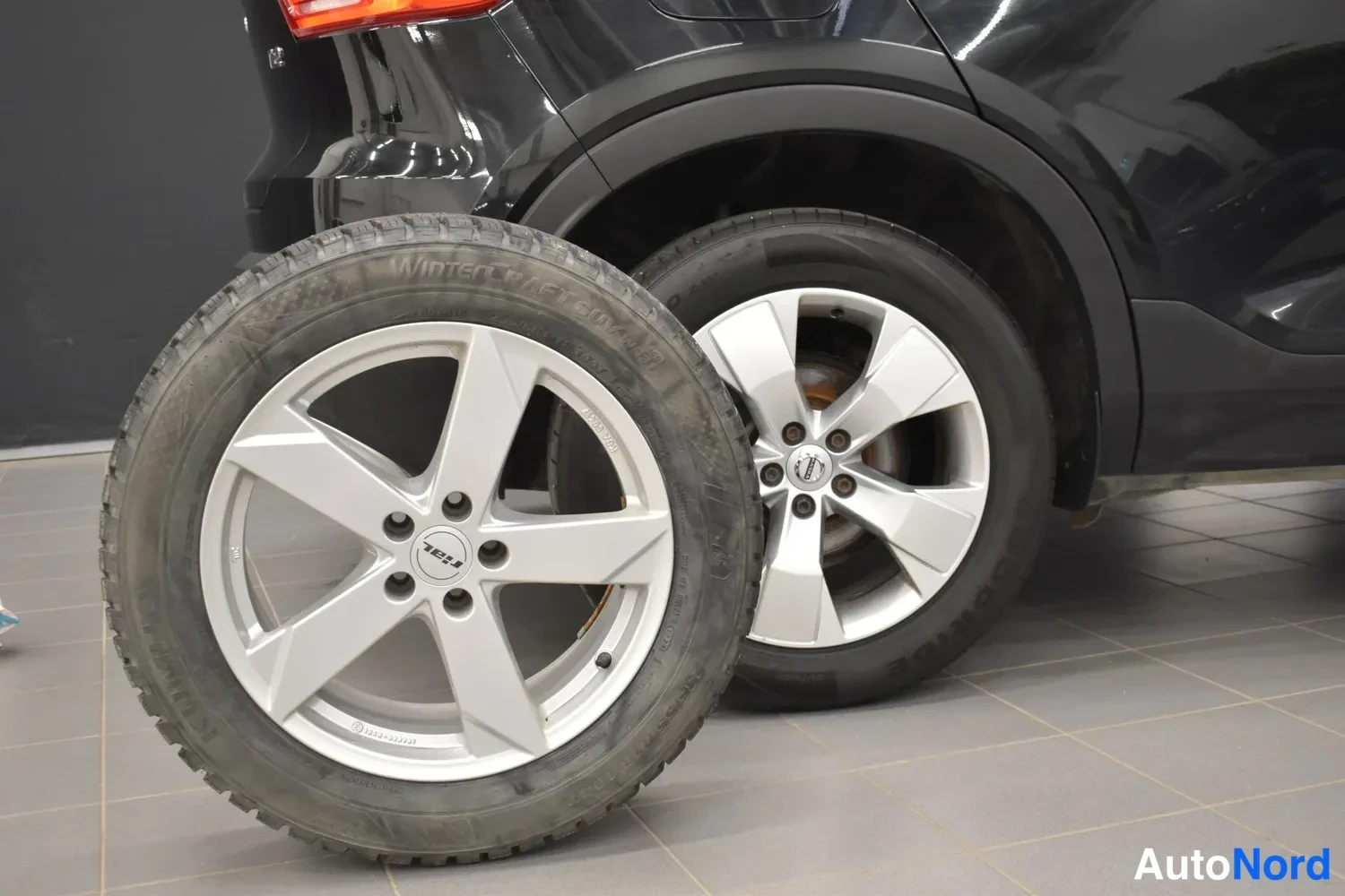 Musta Volvo XC40 2020, ulkokuva 17 – Raisio