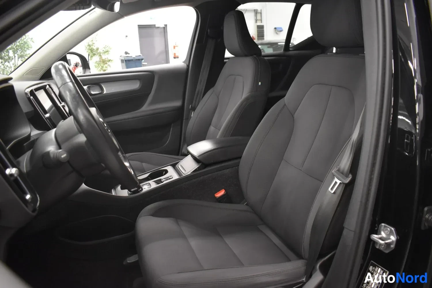 Musta Volvo XC40 2020, ulkokuva 7 – Raisio