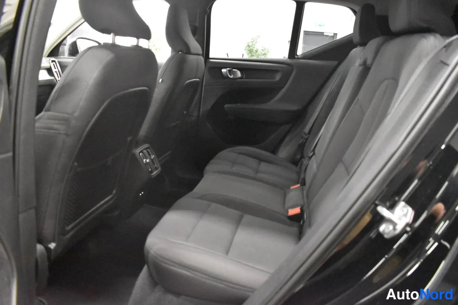 Musta Volvo XC40 2020, ulkokuva 9 – Raisio